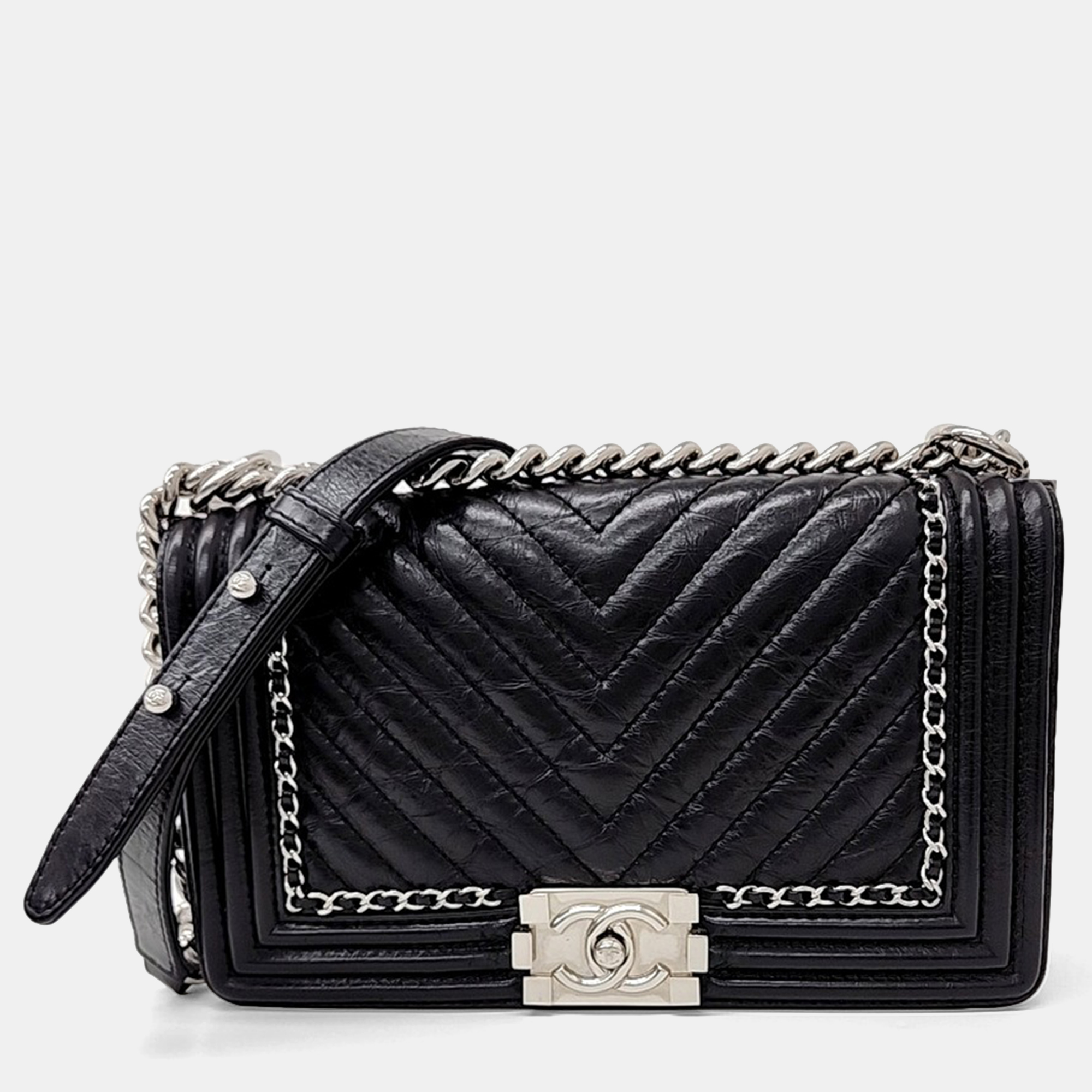 

Chanel Black Leather Chevron Medium Boy Bag