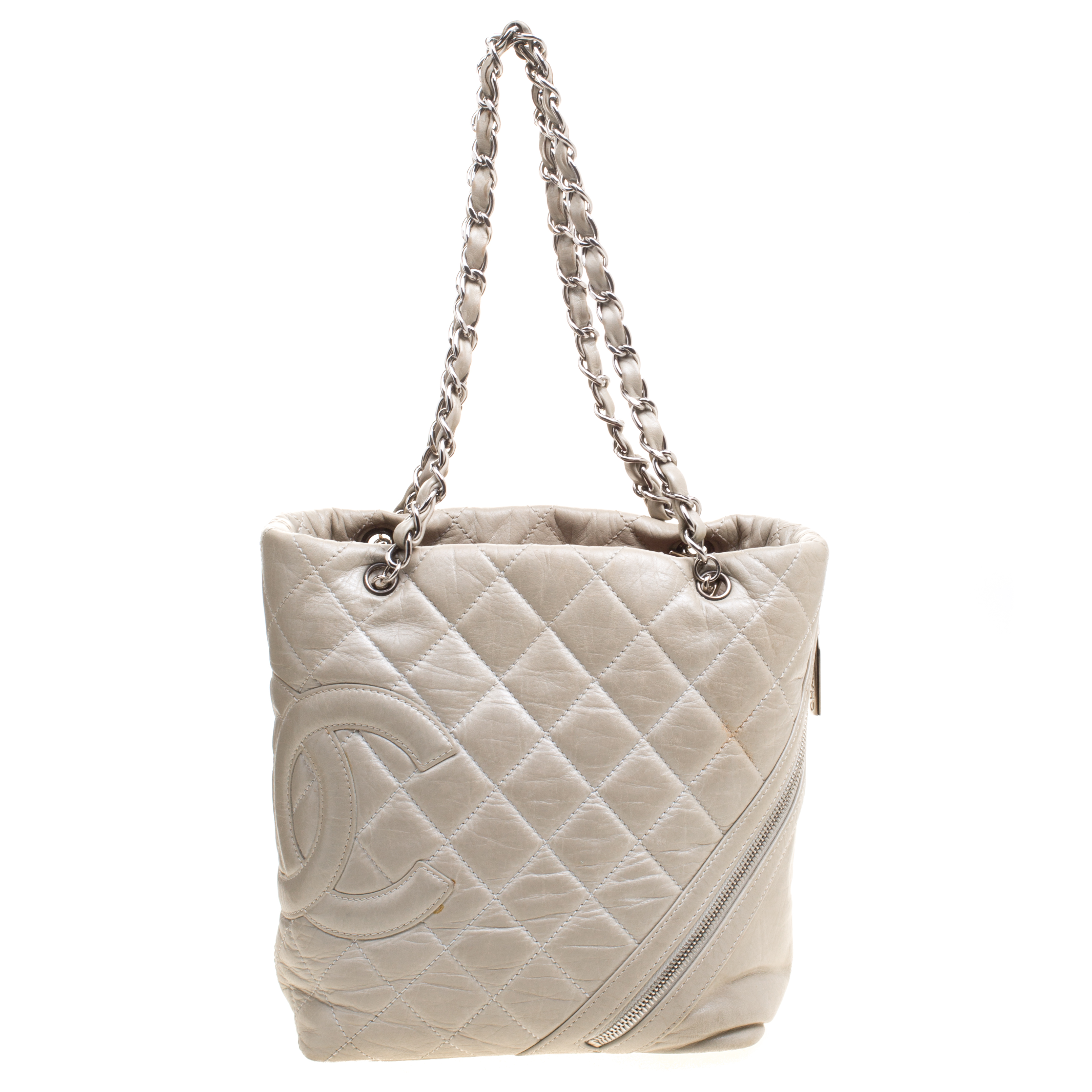 Pre Owned Chanel Grey Quilted Leather CC Bucket Bag