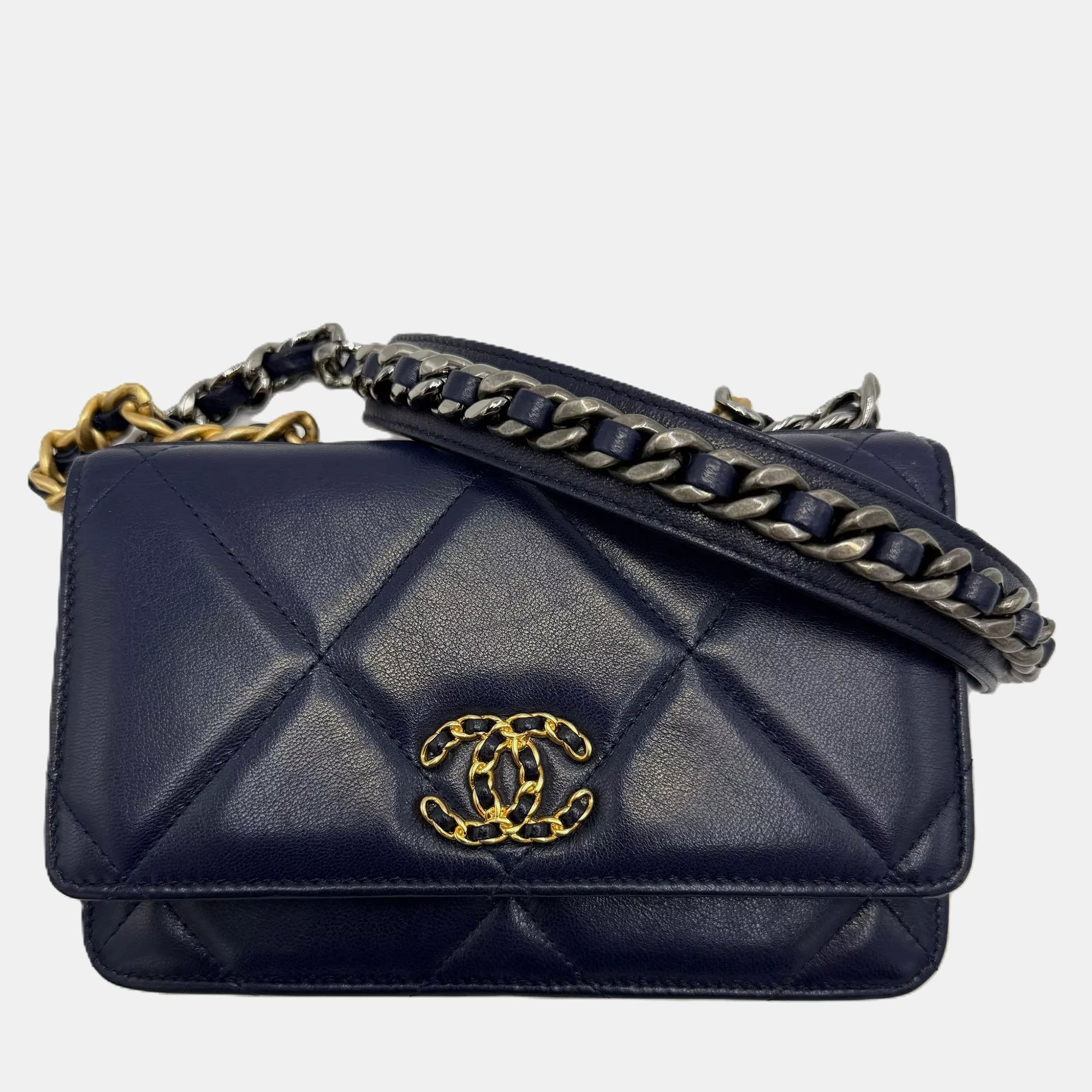 

Chanel Navy Lambskin 19 Wallet on Chain Shoulder Bag, Navy blue