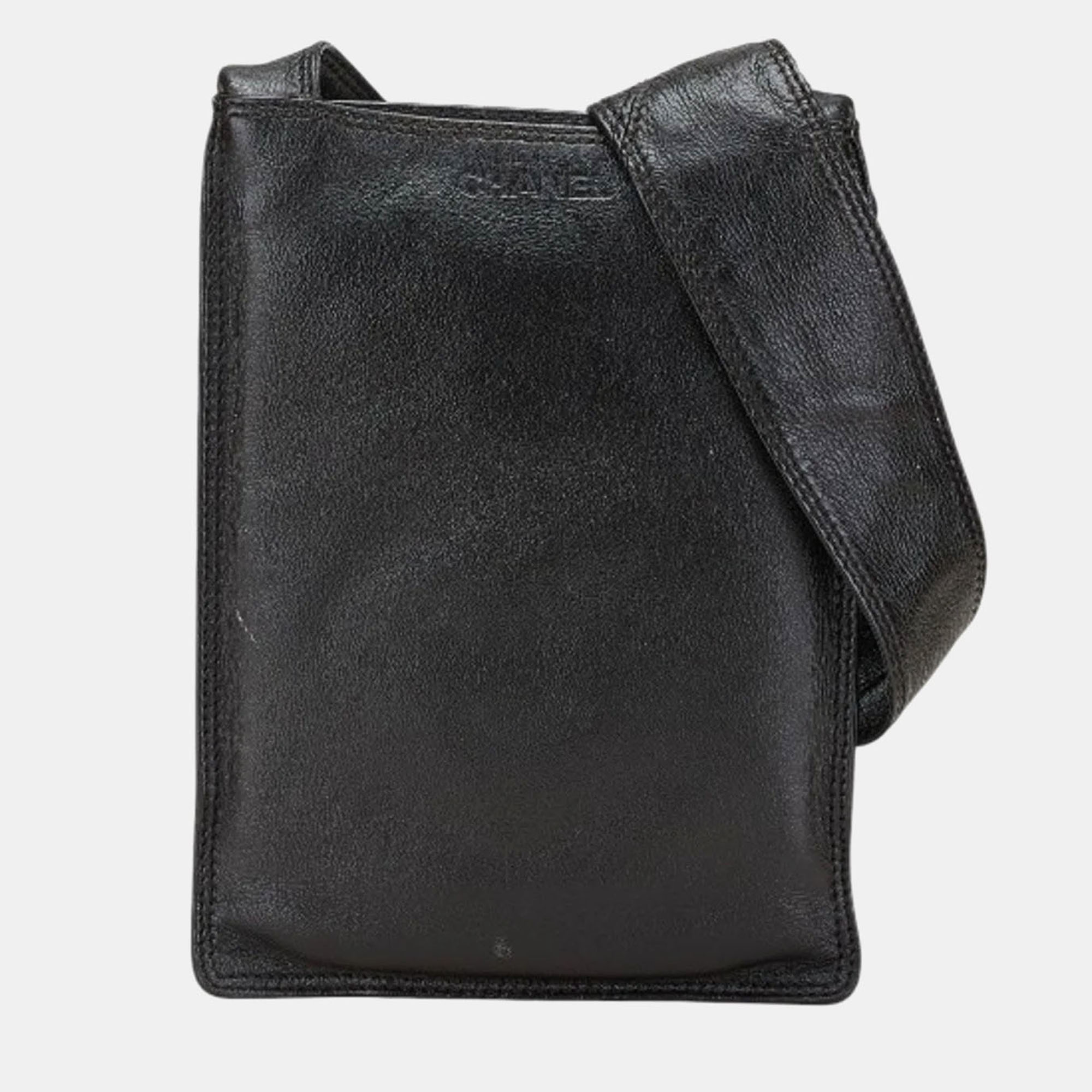 

Chanel Black Lambskin Leather Shoulder Bag