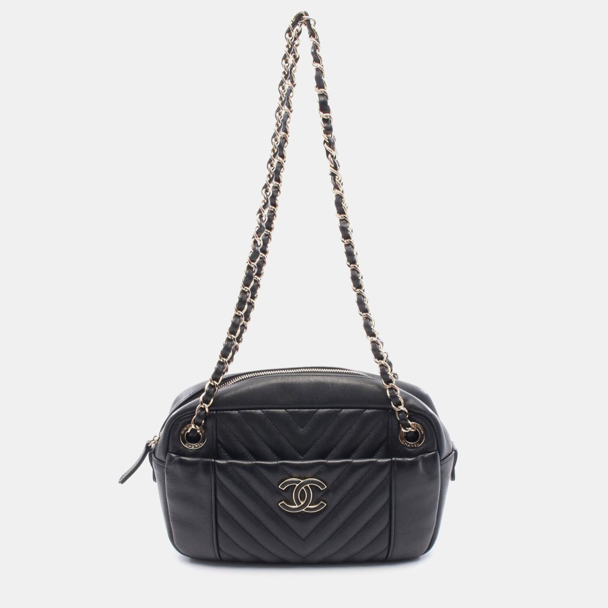 

Chanel V-Stitch Chevron Black Lambskin Chain Shoulder Bag