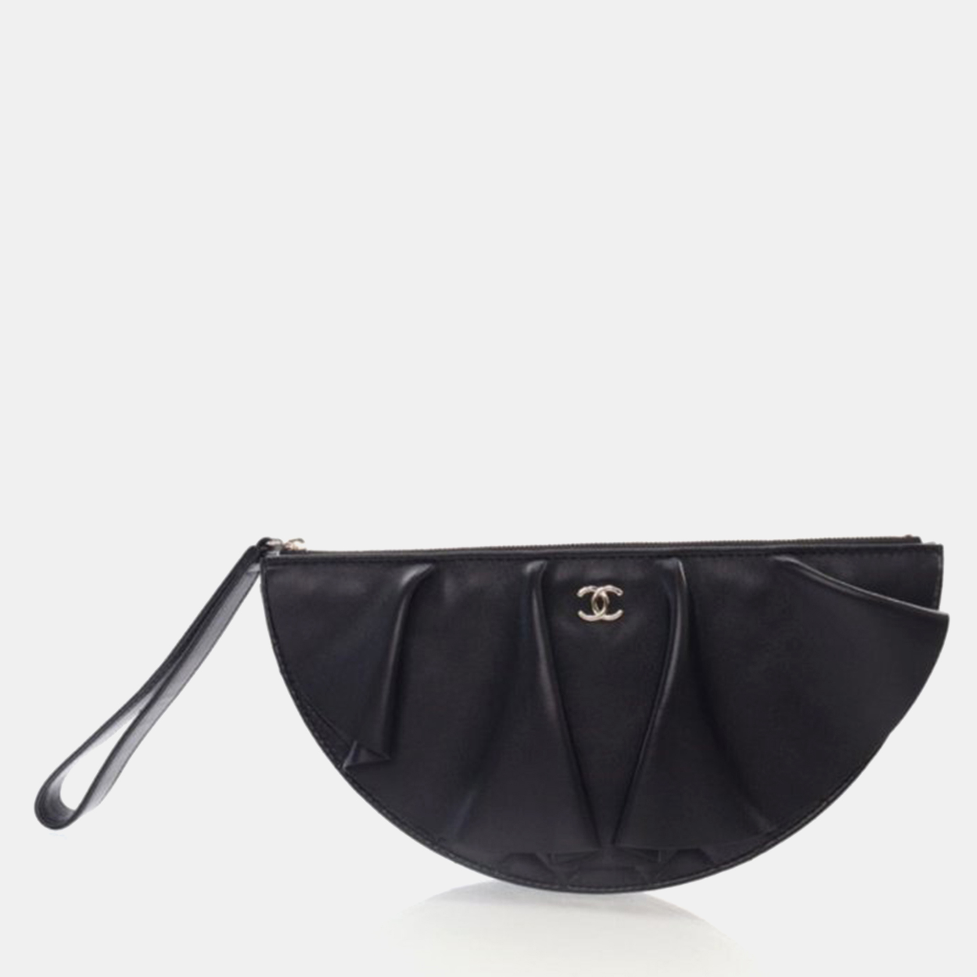 Pre-owned Chanel Black Lambskin Wave Clutch