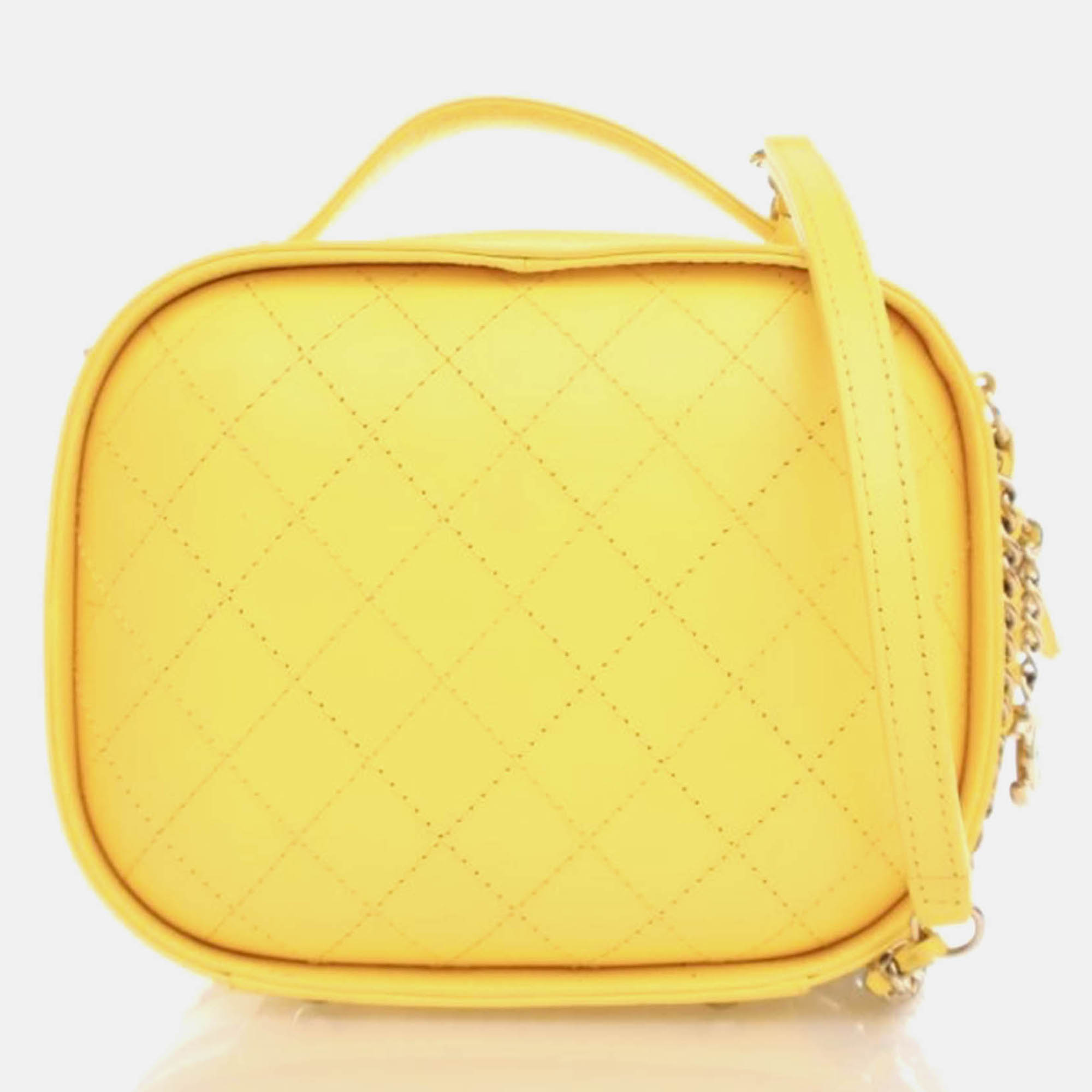 

Chanel Vanity Case Yellow Crumpled Calfskin Shoulder Bag