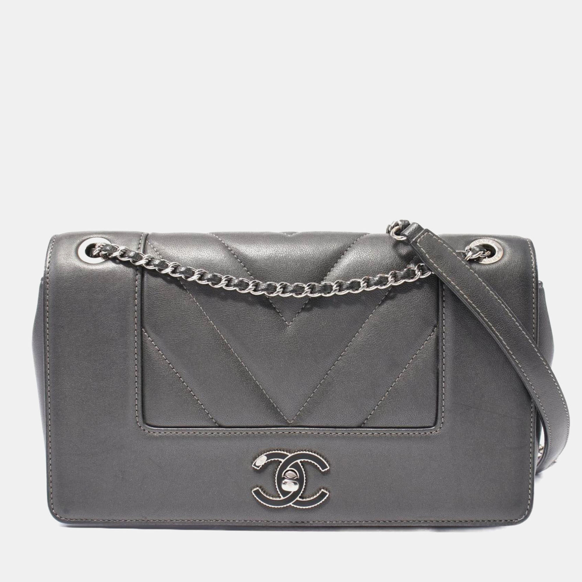 

Chanel Chevron V-Stitch Shoulder Bag Leather Grey