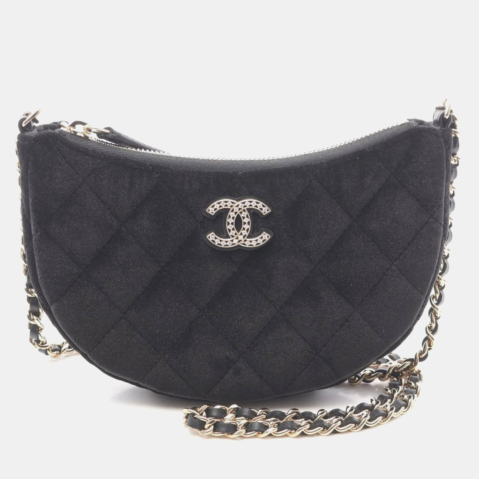 

Chanel Mini Matelasse Black Fabric Hobo Shoulder Bag