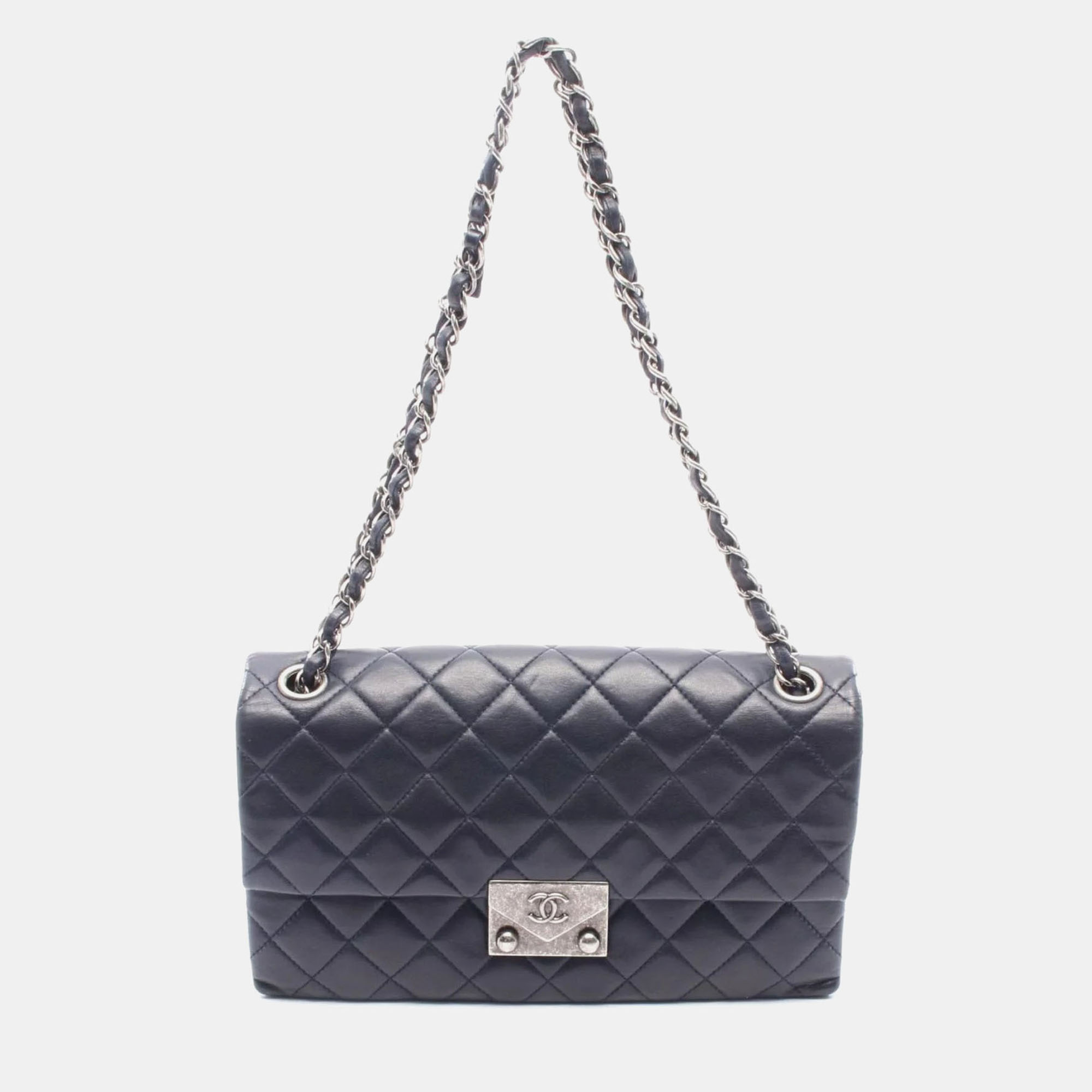 

Chanel Matelasse Navy Leather Shoulder Bag, Navy blue