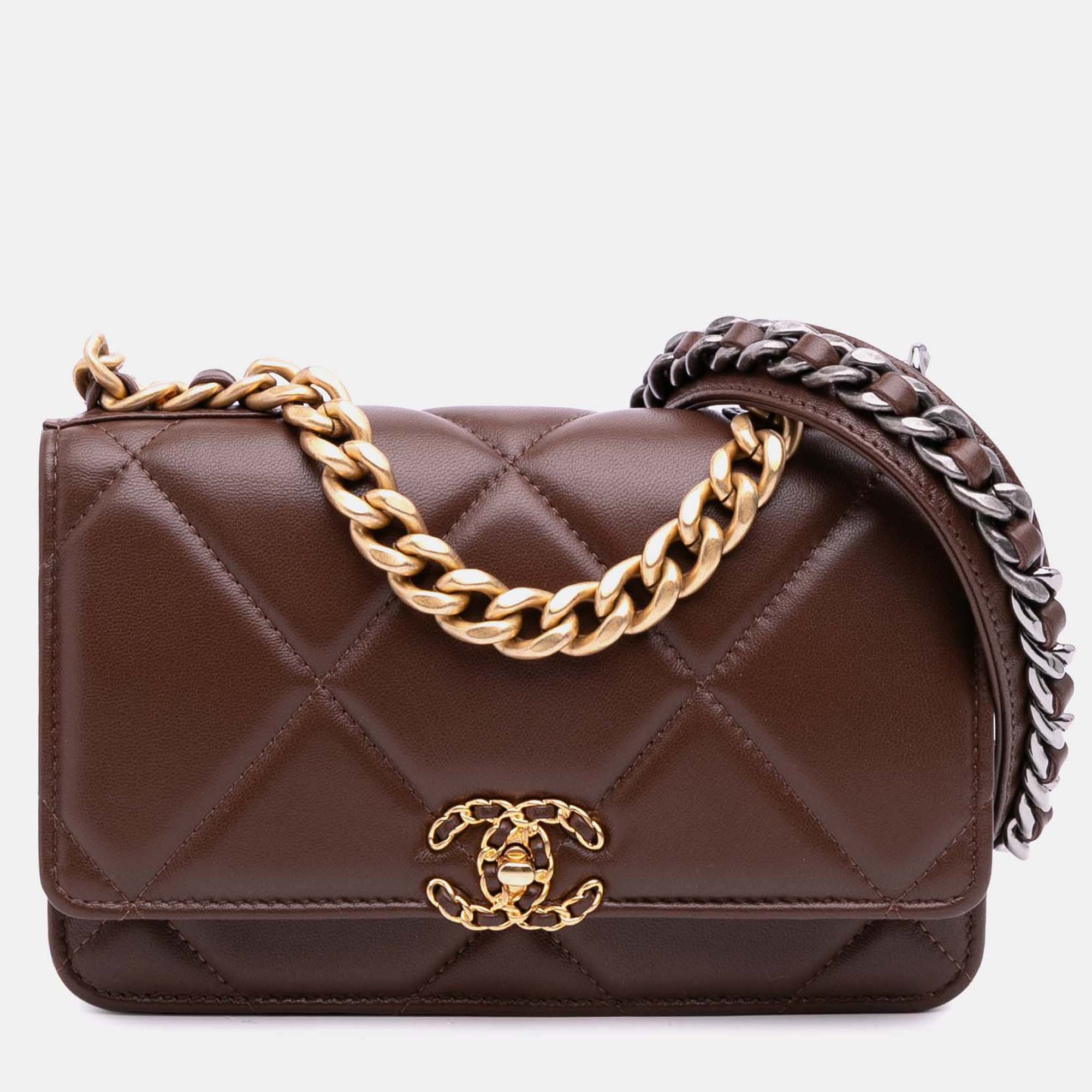 

Chanel Brown Quilted Lambskin 19 Wallet on Chain
