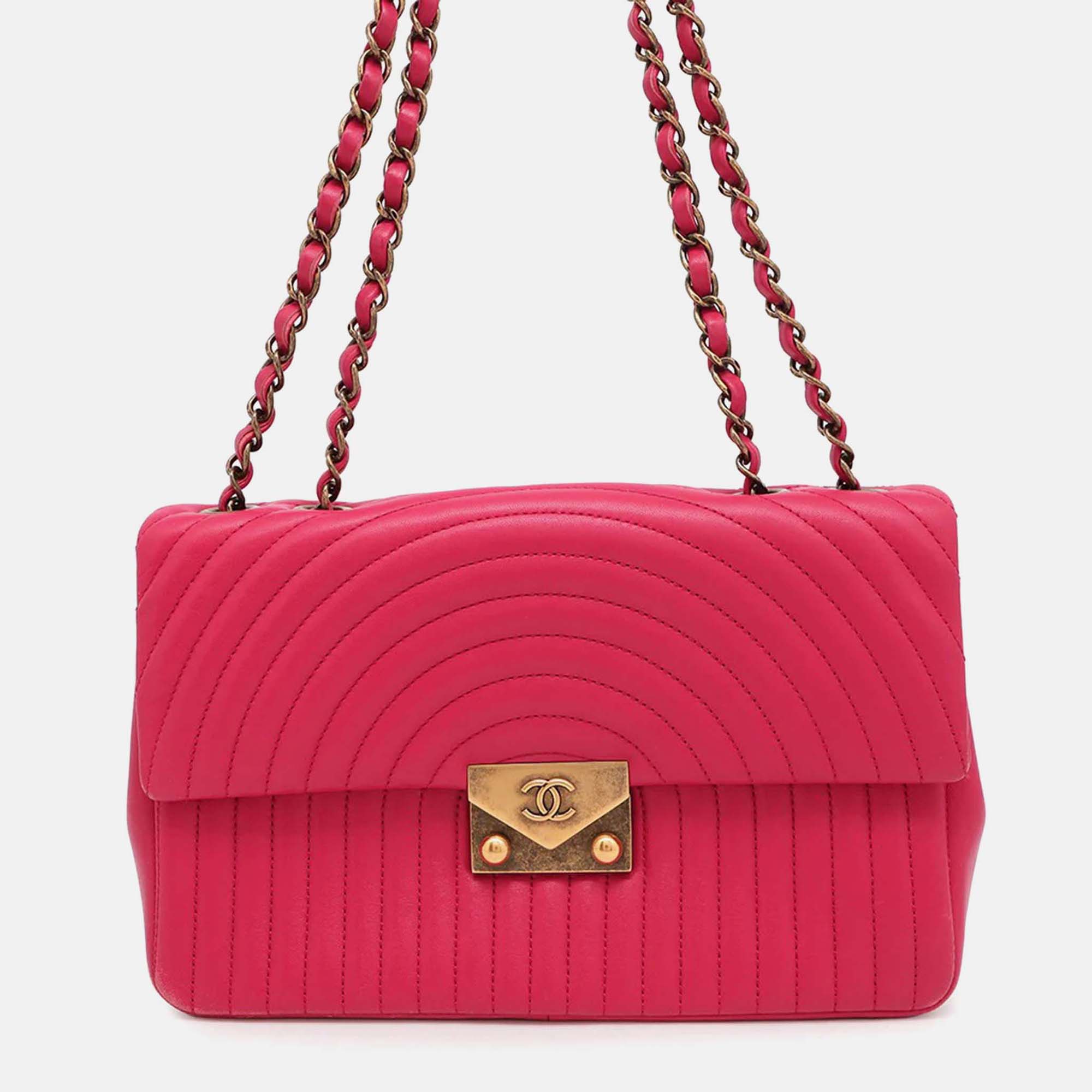 

Chanel Pagoda Flap Pink Lambskin Chain Shoulder Bag