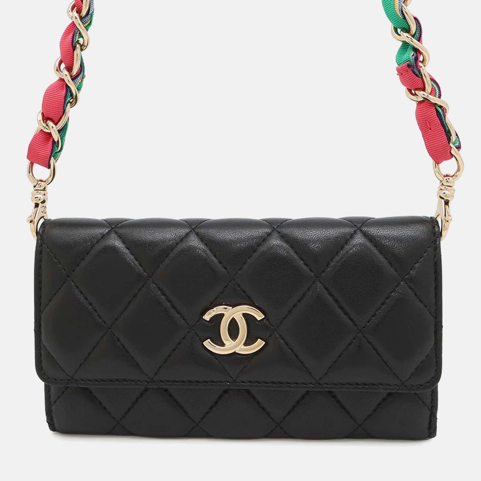

Chanel Matelasse Black Lambskin Wallet On Chain