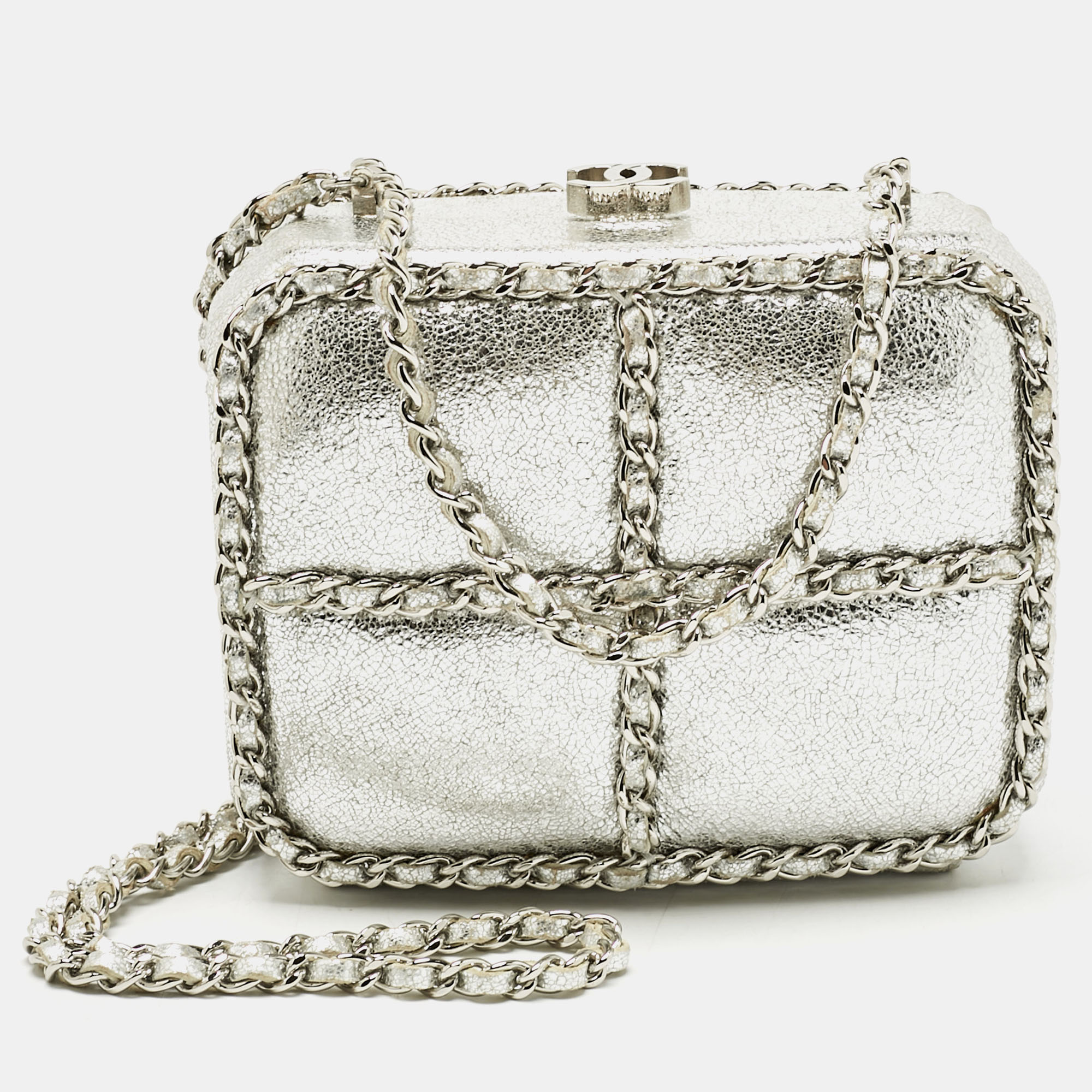 

Chanel Silver Leather Chain Me Box Chain Clutch