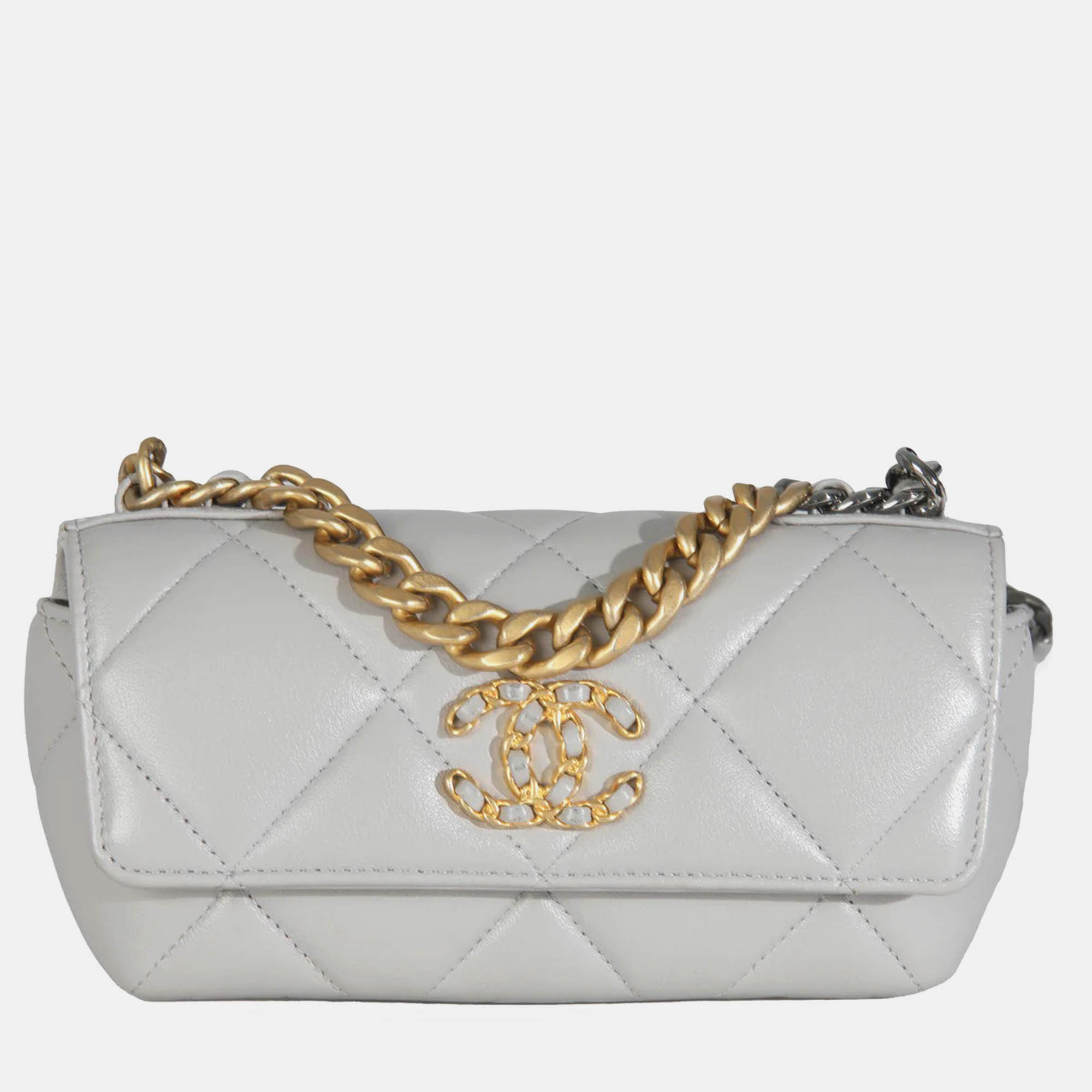 

Chanel Grey Quilted Lambskin Chanel 19 Sunglasses Case With Chain