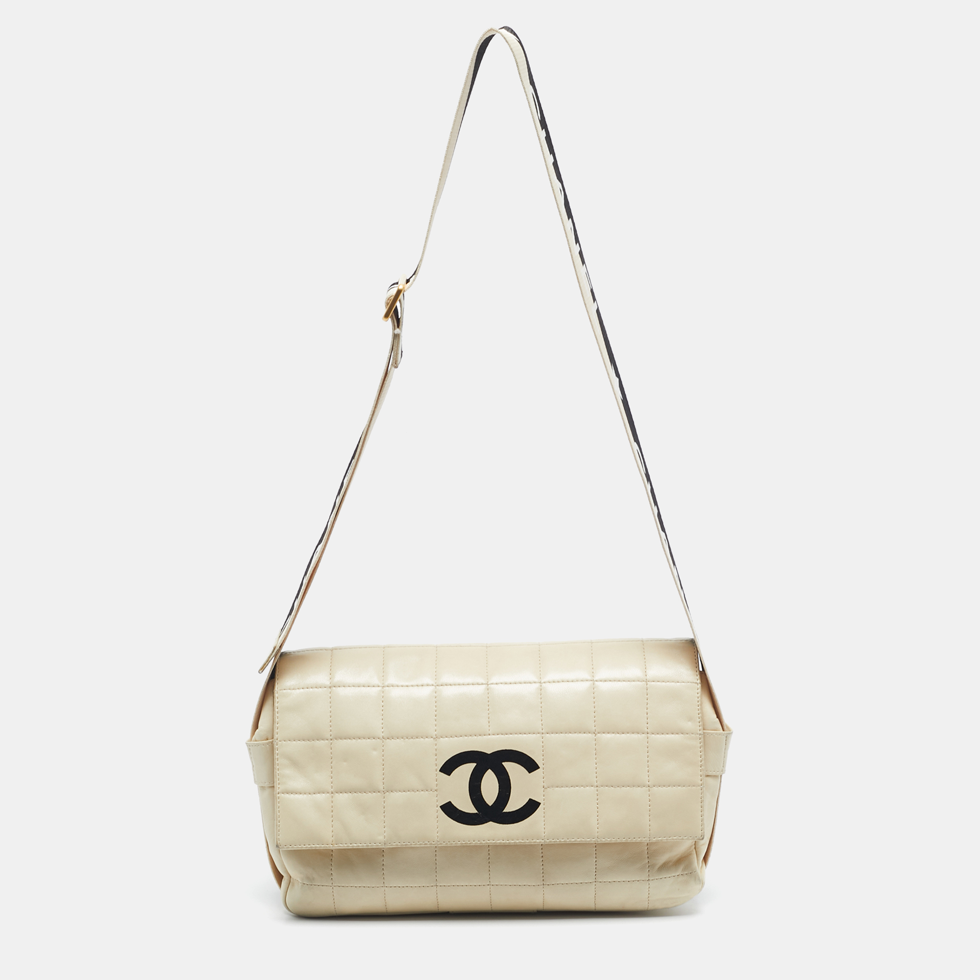 Pre-owned Chanel Cream Choco Bar Leather Sport Ligne Flap Shoulder Bag In White