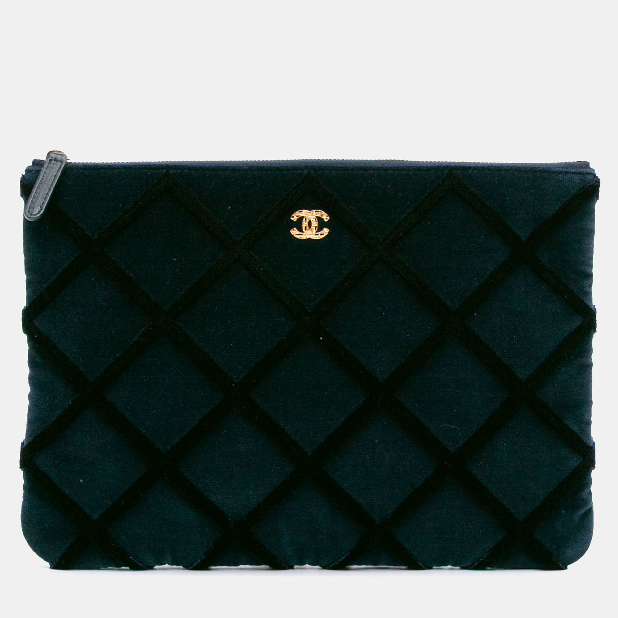 Pre-owned Chanel Blue Medium Cc Quilted Velvet O Case Clutch