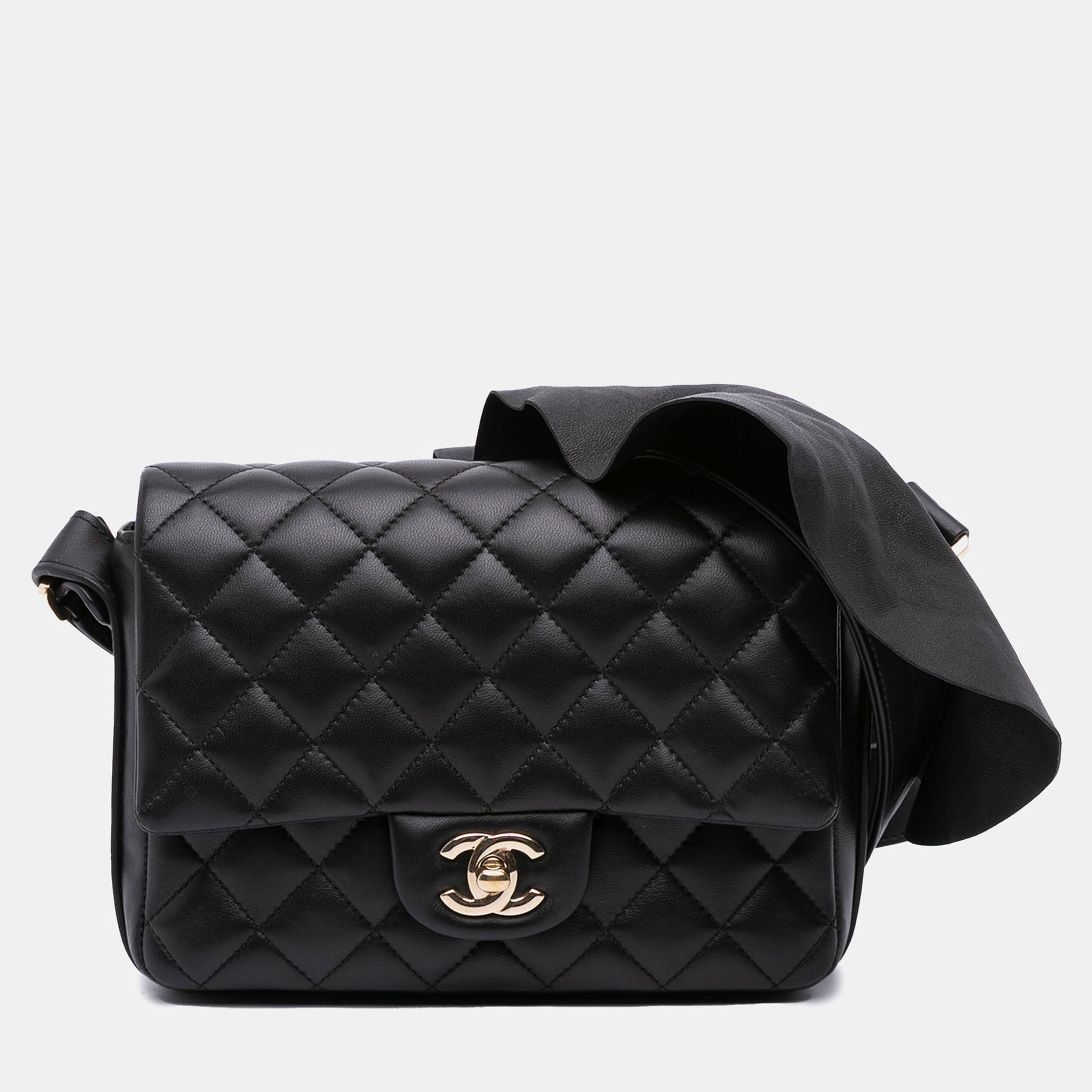

Chanel Black Quilted Calfskin Bolero de Chanel Flap