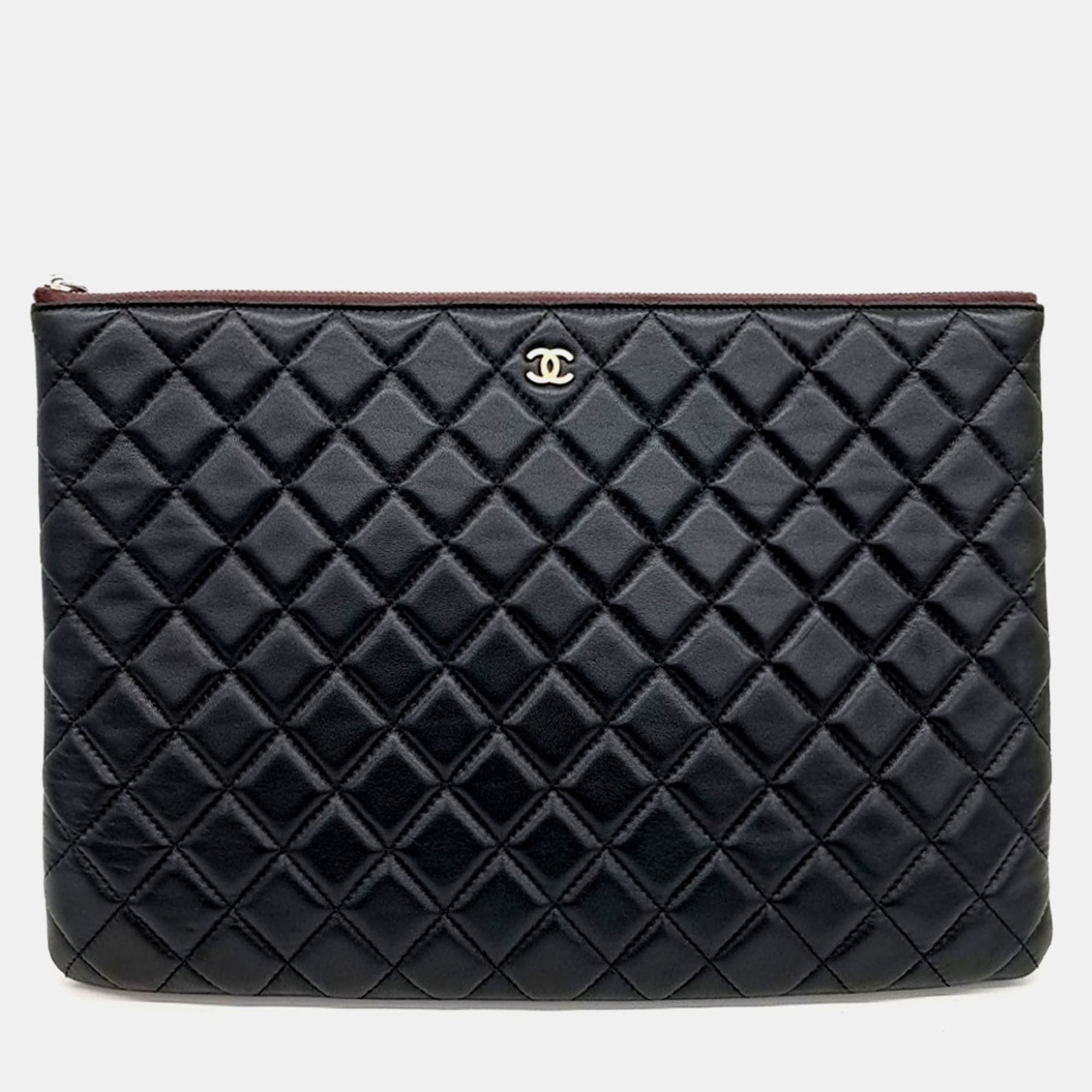 

Chanel Black Leather Lambskin Clutch Large
