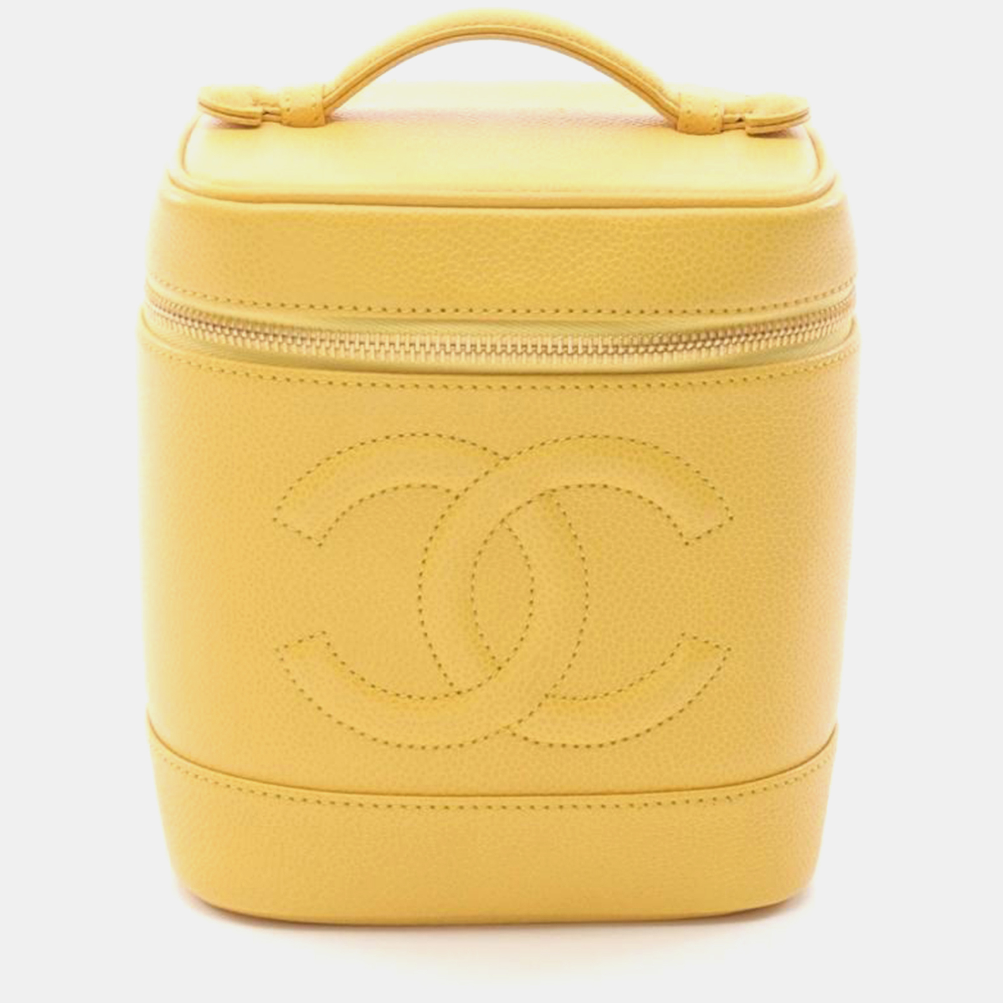 Pre-owned Chanel Coco Mark In Yellow