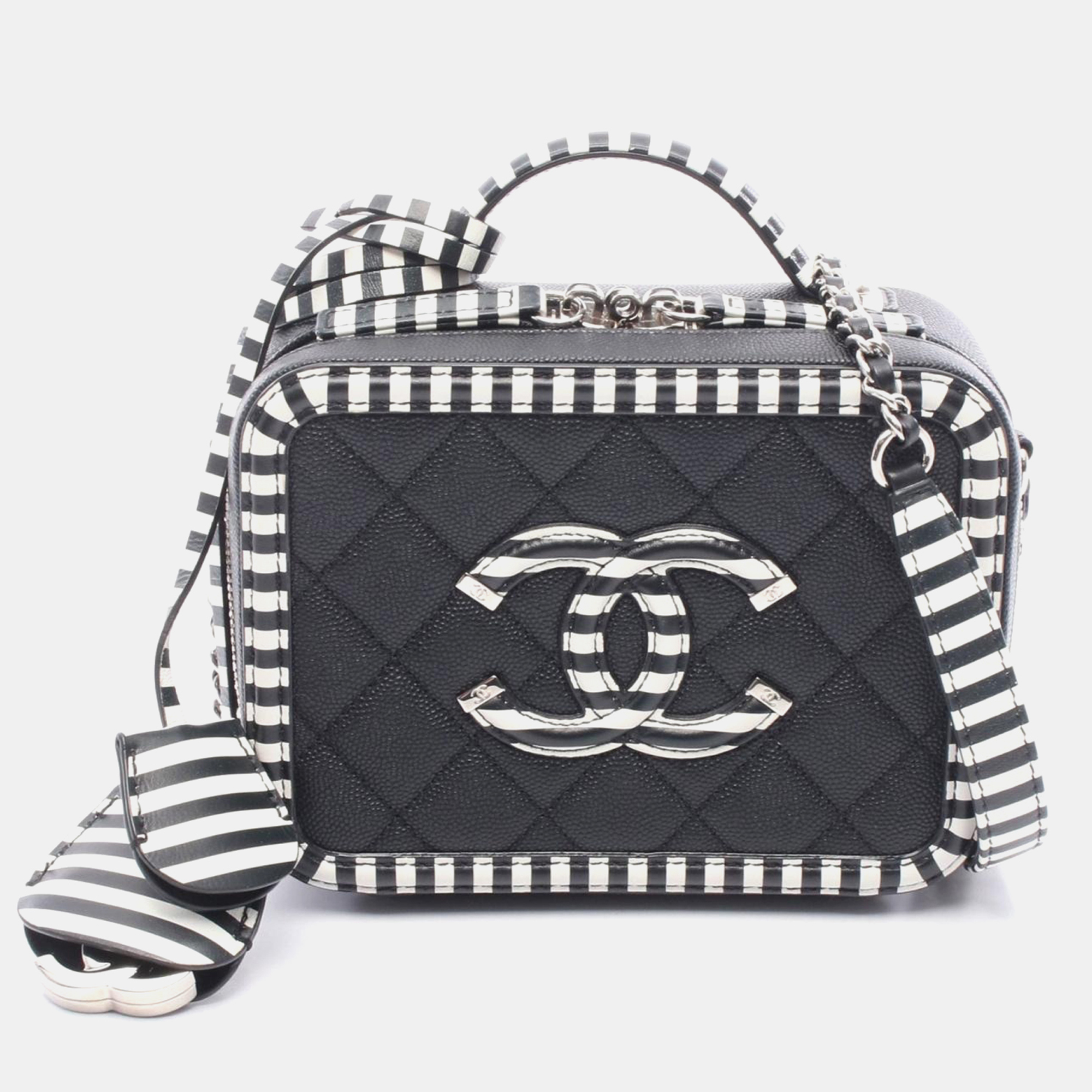 Pre-owned Chanel Cc Filigree Small Vanity Crossbody Chain Shoulder Bag Calfskin B & W In Black