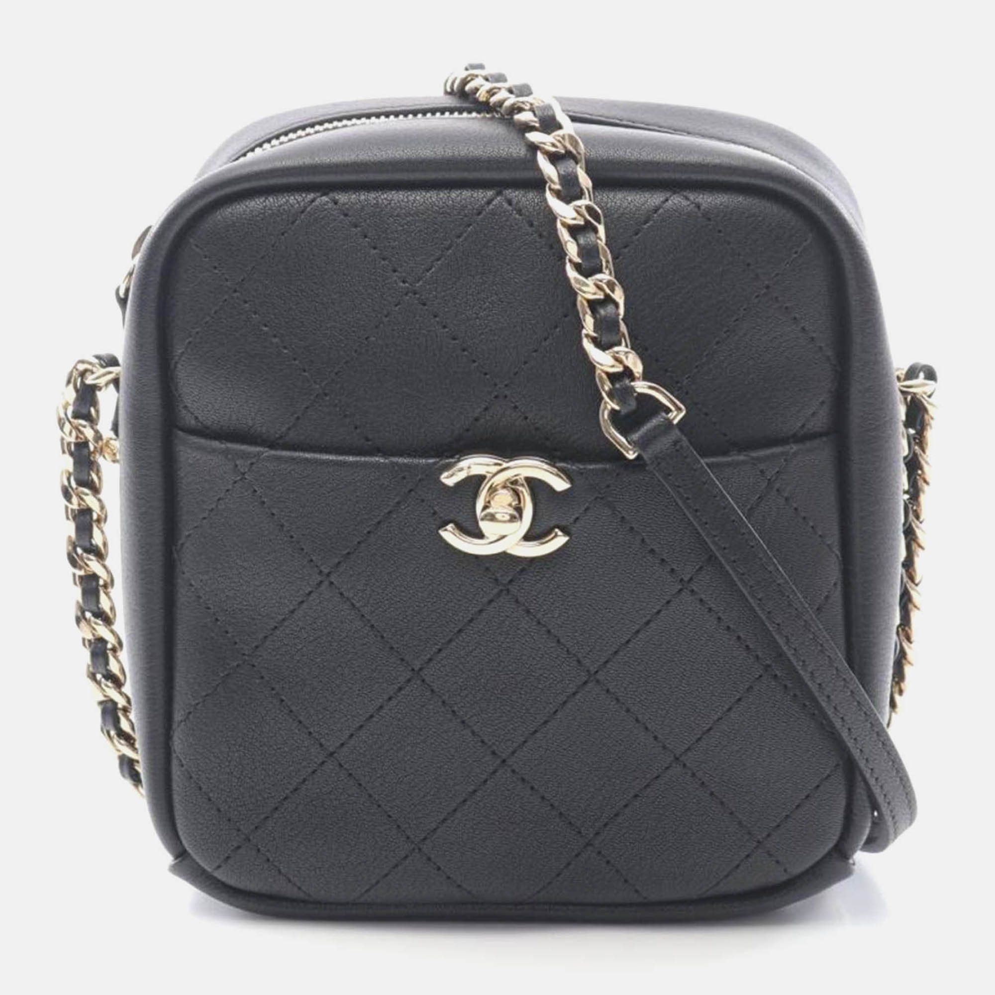

Chanel Matelasse Leather Shoulder Bag, Black