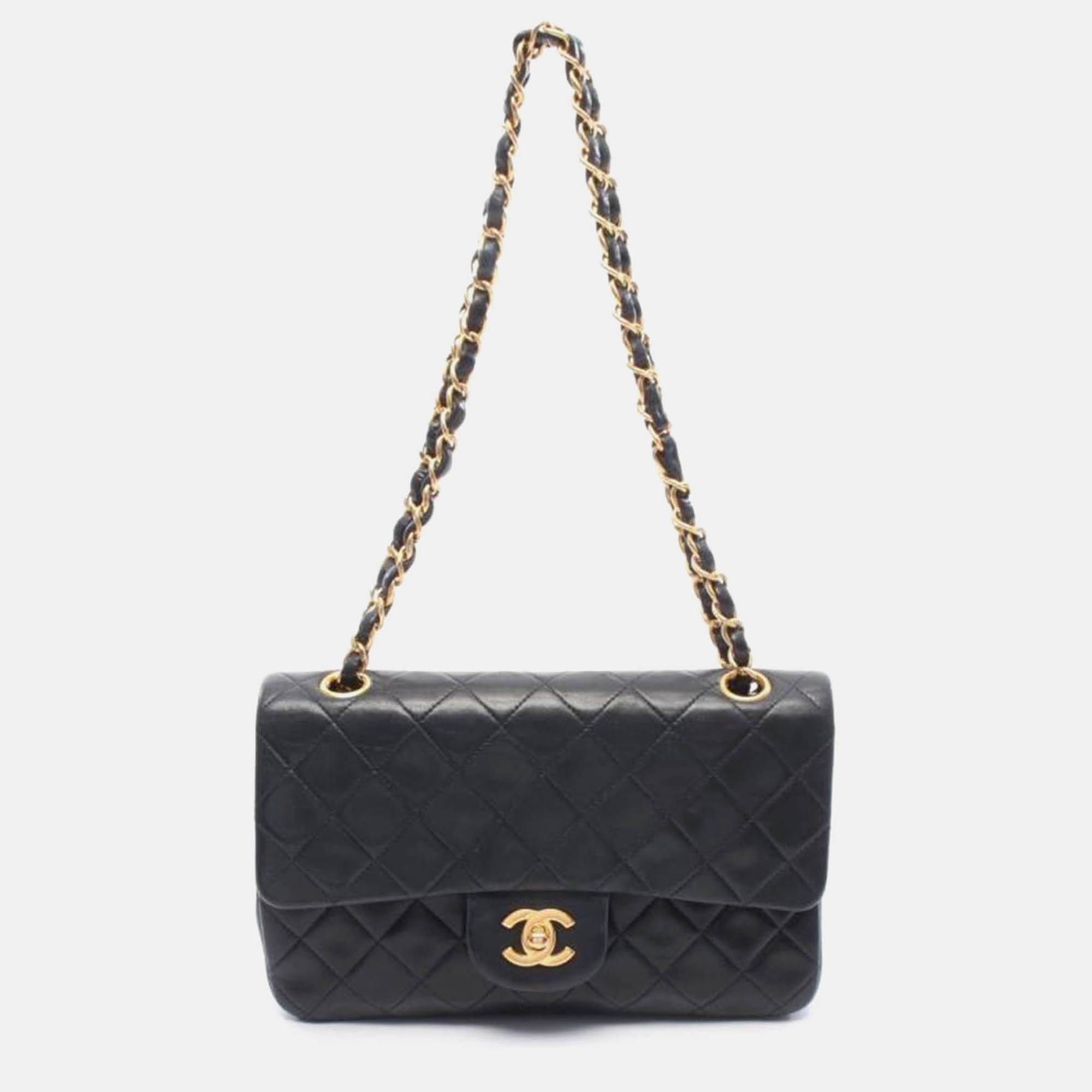 

Chanel Matelasse W Flap, Black