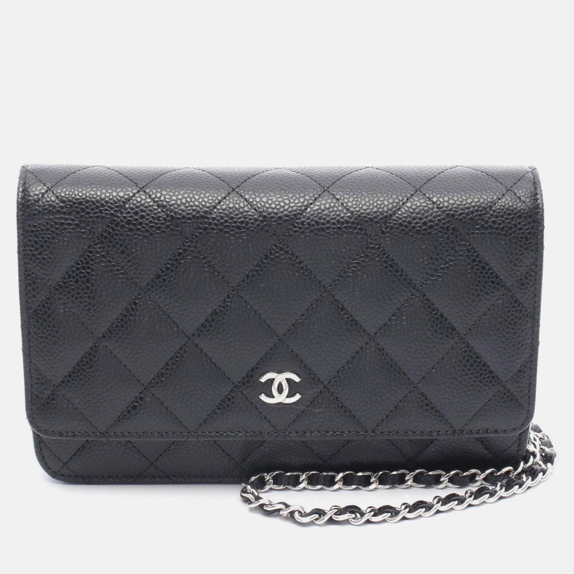 

Chanel Matelasse Crossbody Chain Shoulder Bag Calfskin Black