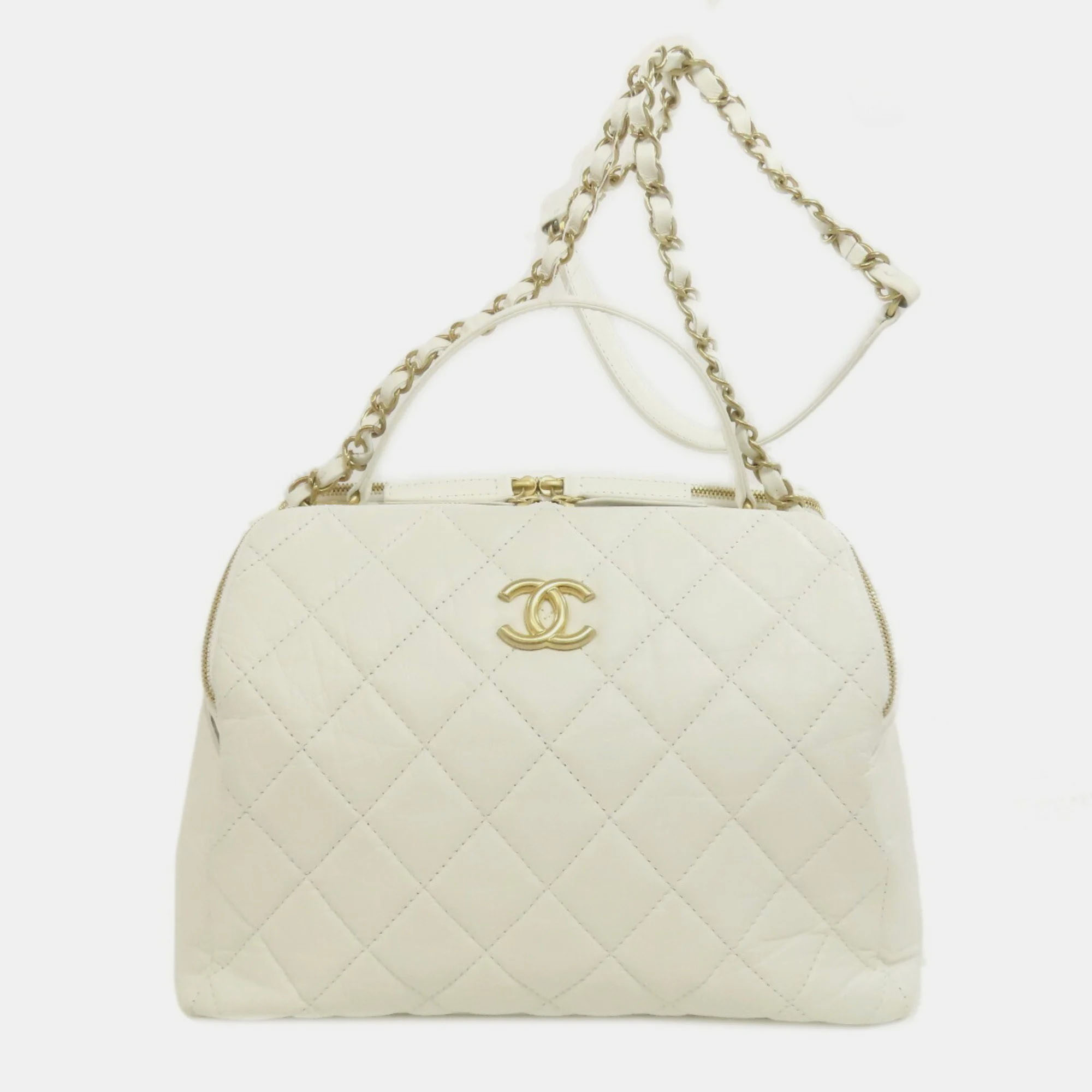 

Chanel Matelasse Shoulder Bag Calf Leather, White