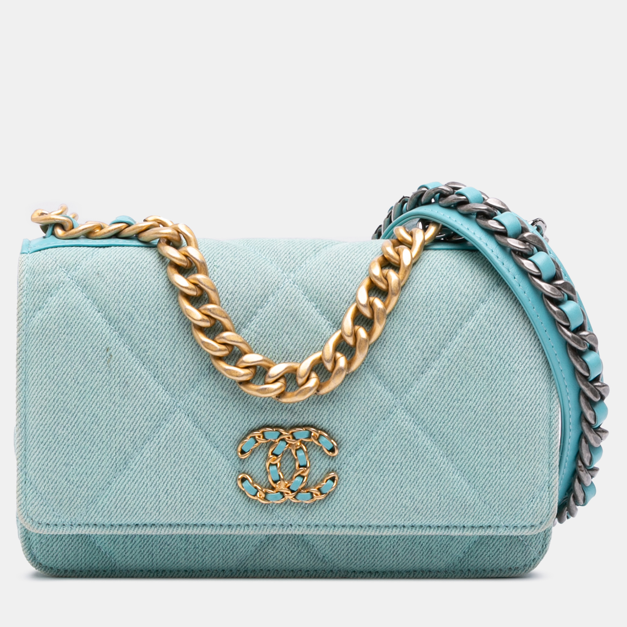 Pre-owned Chanel Blue Denim 19 Wallet On Chain