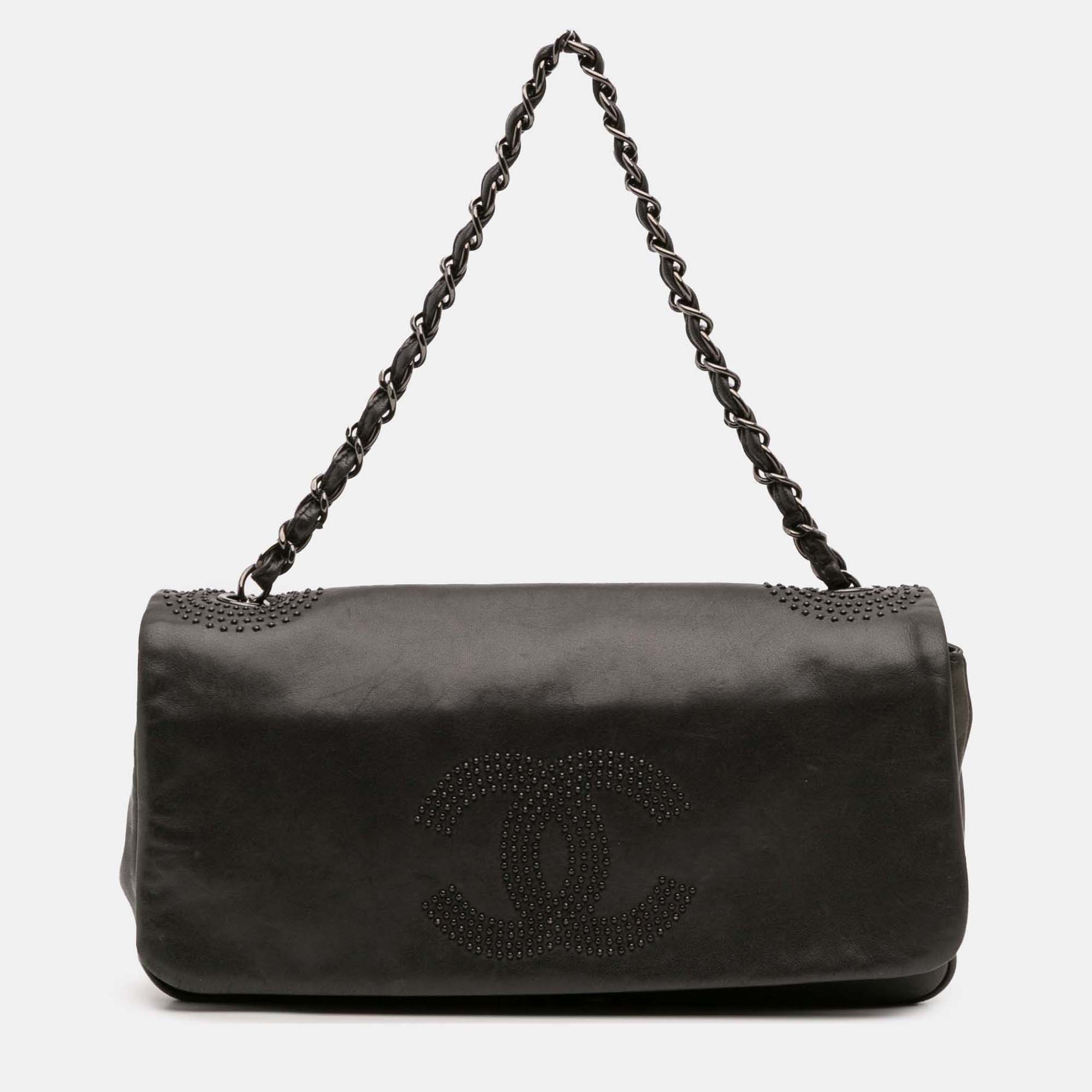 Pre-owned Chanel Black Cc Studded Lambskin East West Flap