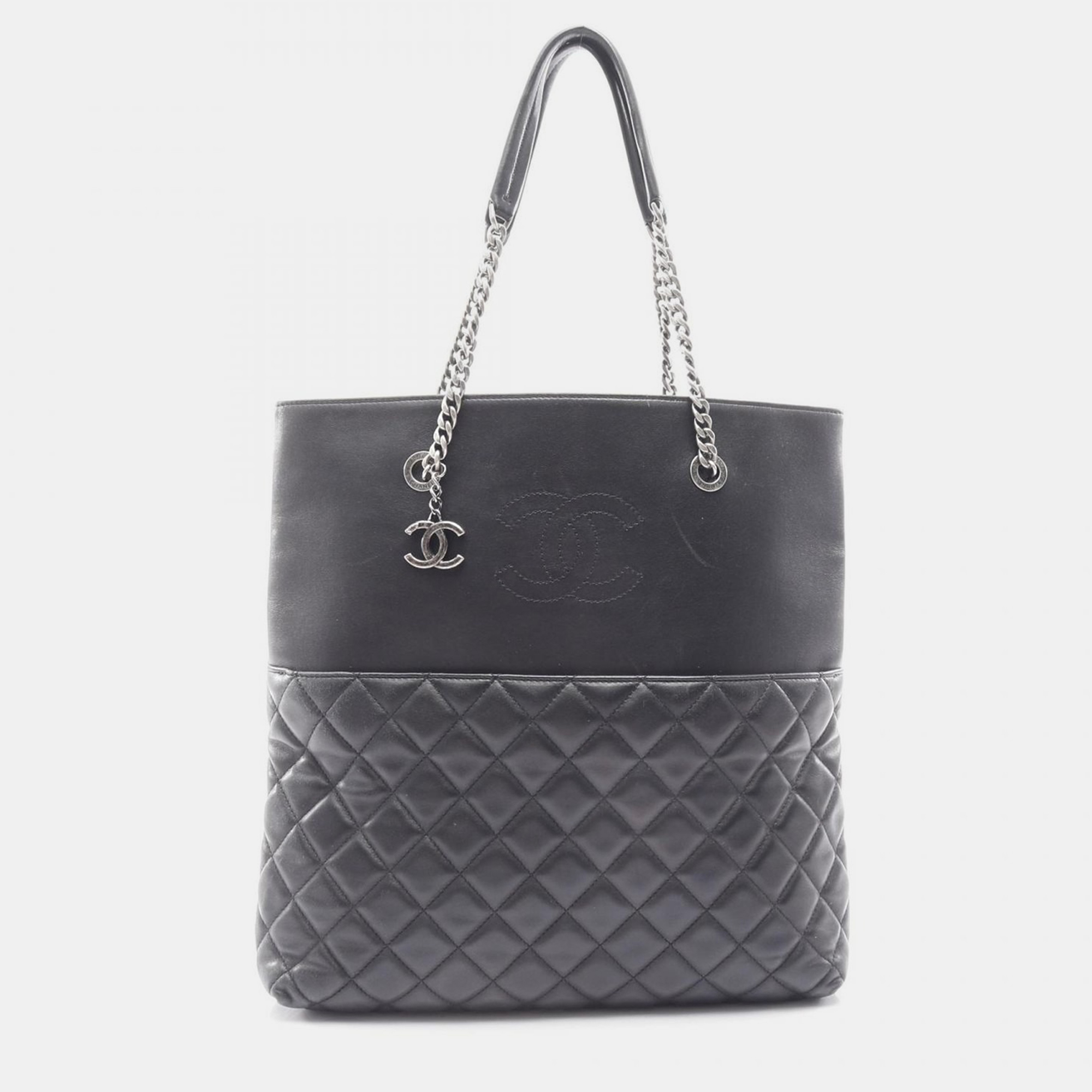 

Chanel Matelasse Black Lambskin Chain Shoulder Bag