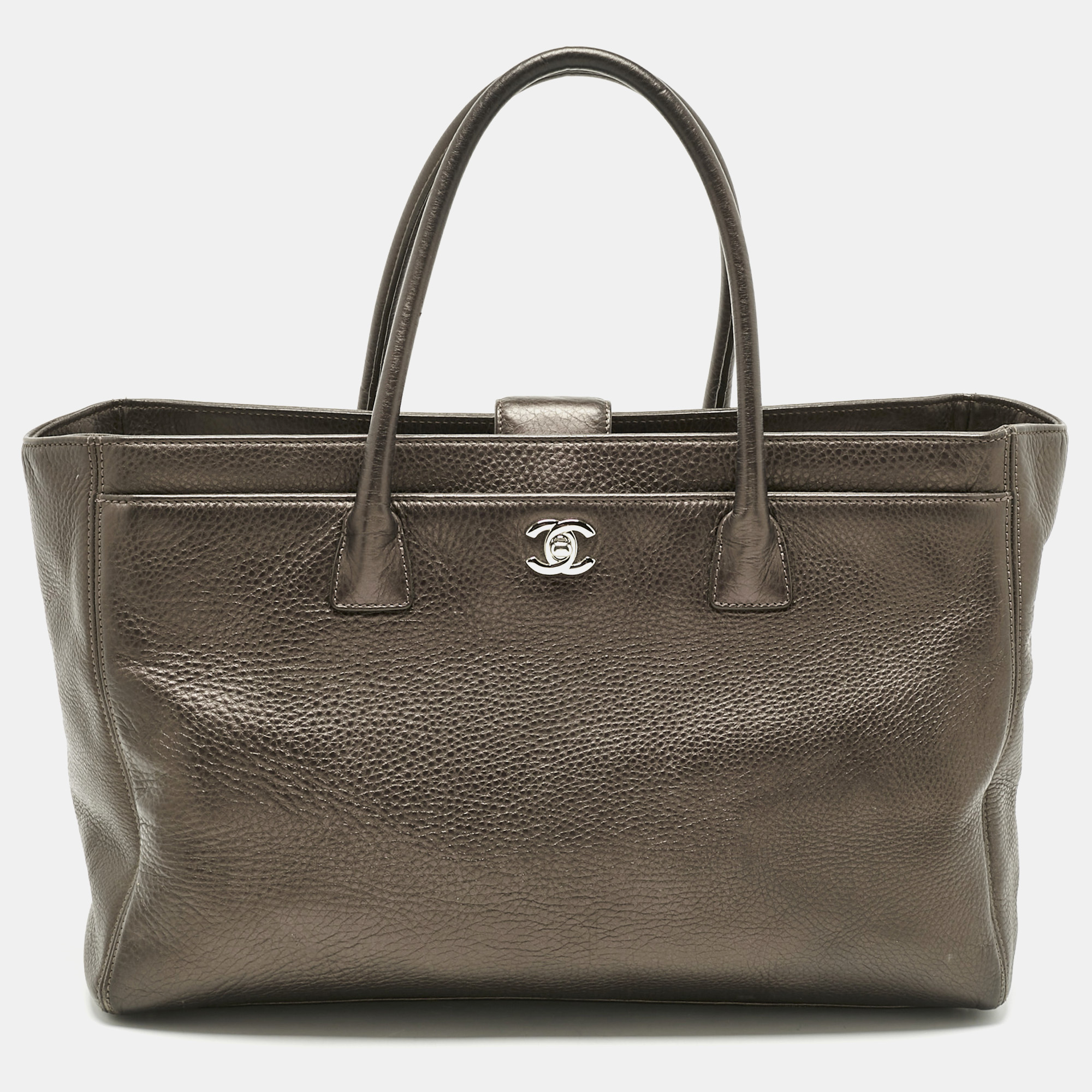 Pre-owned Chanel Metallic Leather Xl Executive Cerf Tote In Silver