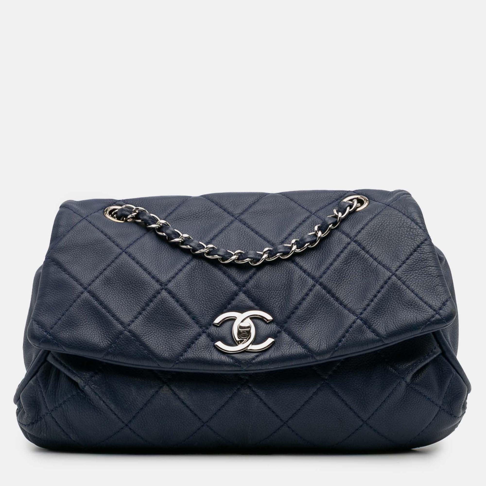 

Chanel Navy Blue Quilted Calfskin Curvy Flap
