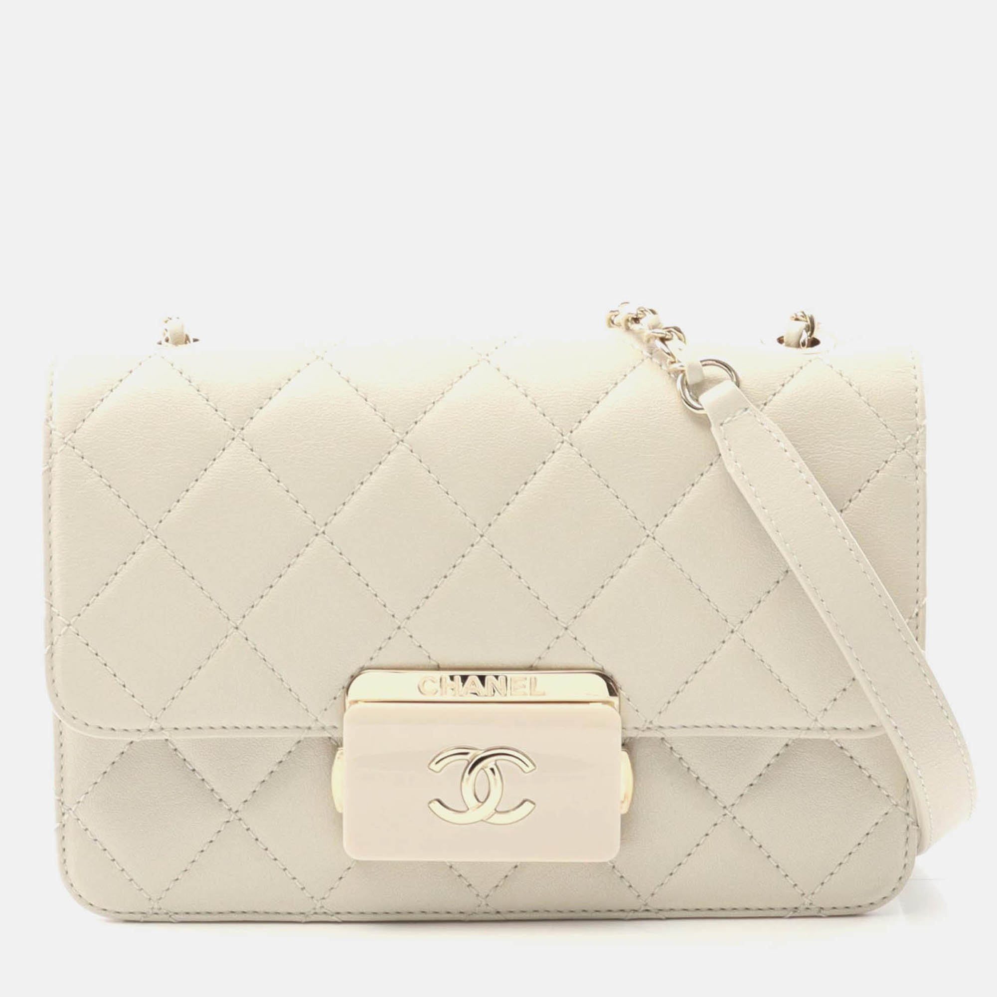 

Chanel CC Logo White Lambskin Crossbody Chain Shoulder Bag GHW