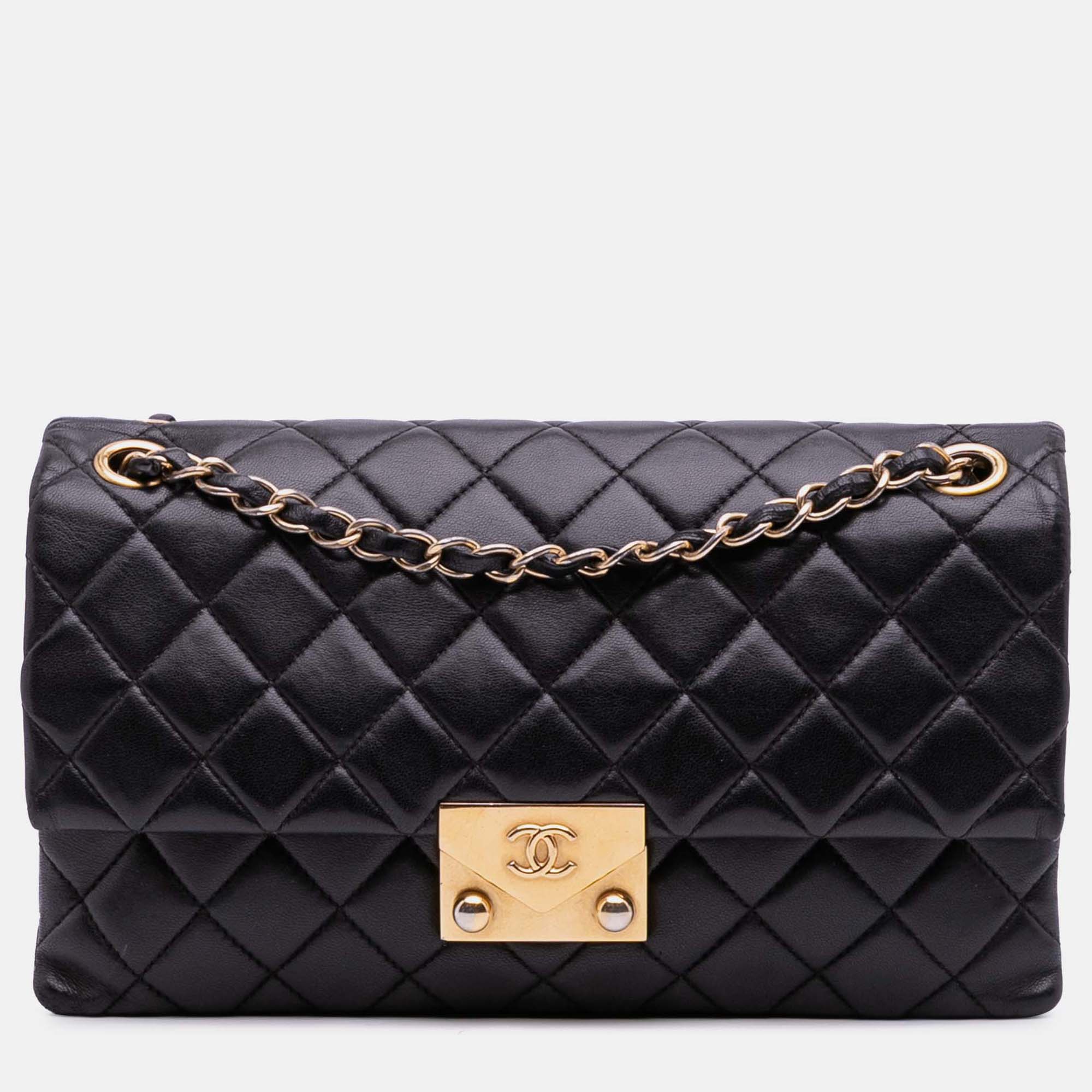 

Chanel Black Quilted Lambskin Pagoda Accordion Flap