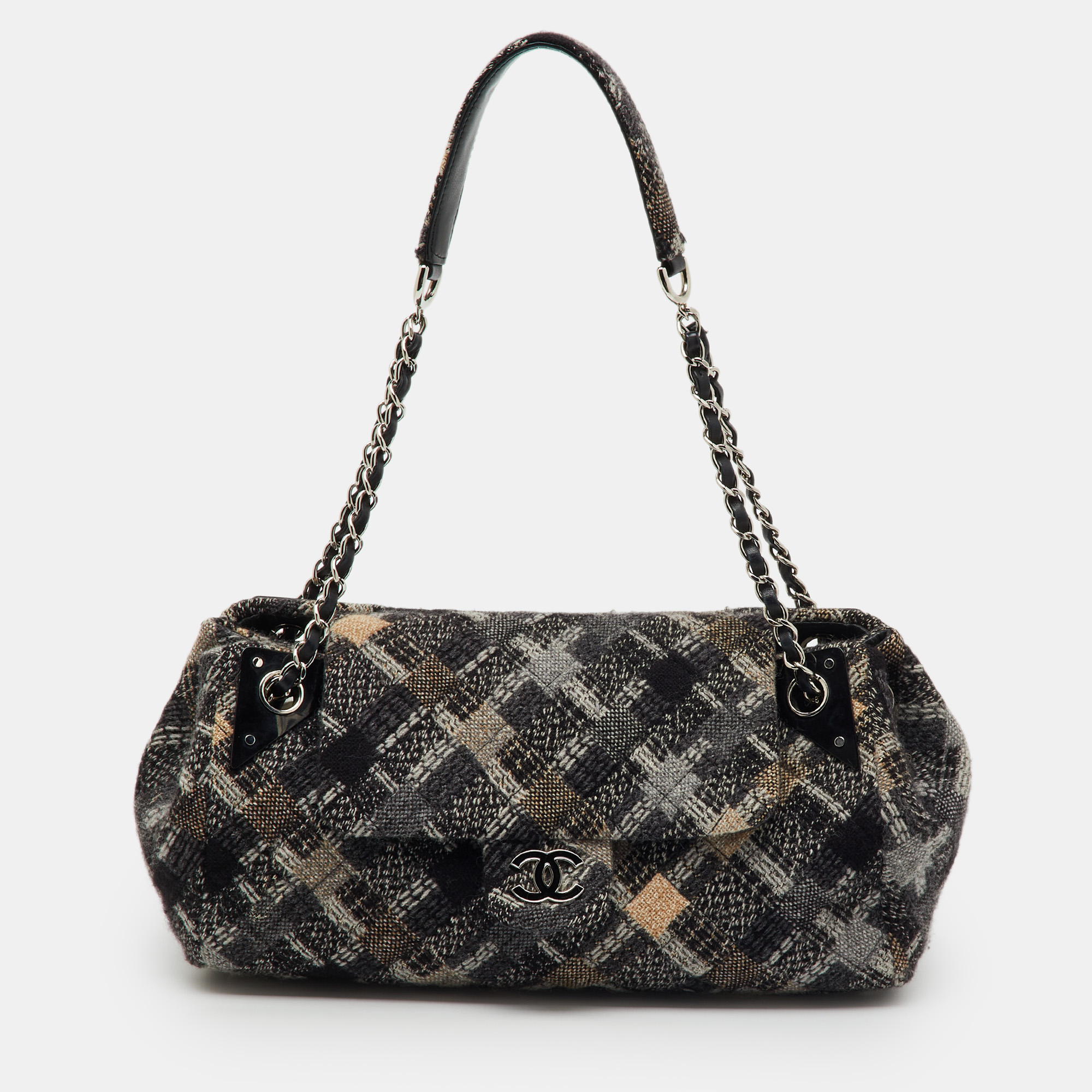 

Chanel Black/Grey Tweed Patchwork CC Accordion Vintage Flap Bag