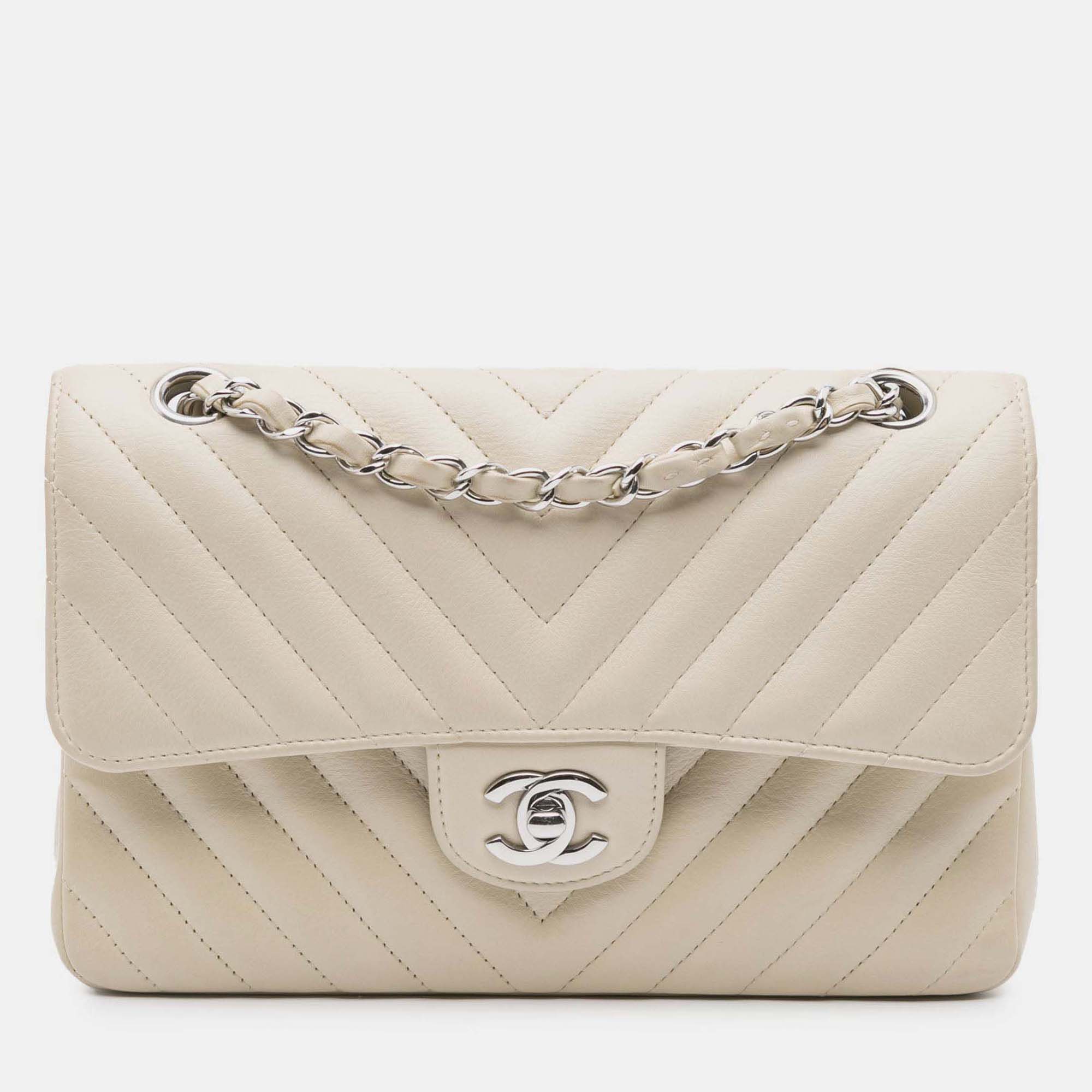 

Chanel Classic Double Flap Small White Chevron Lambskin Shoulder Bag
