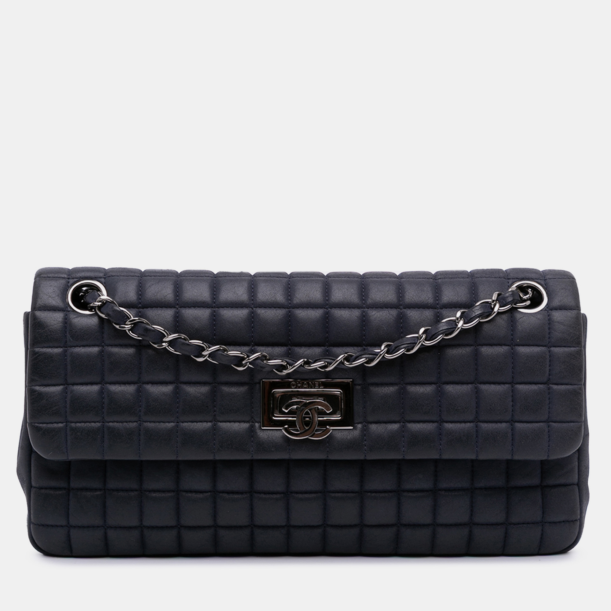 

Chanel Navy Blue Chocolate Bar Iridescent Calfskin Bubble Flap