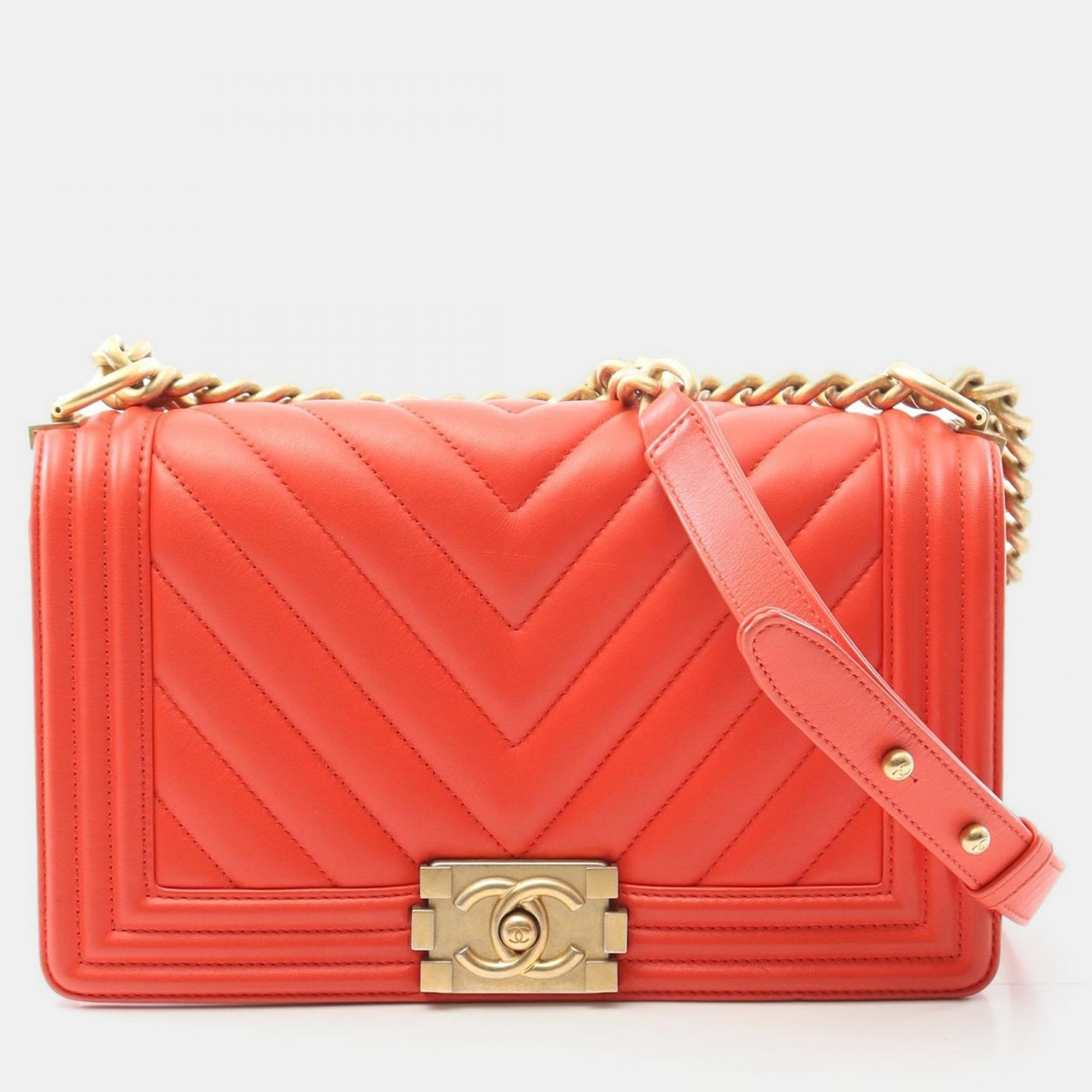 

Chanel Boy Chanel Chevron V Stitch Chain Shoulder Bag Lamb Leather Red Ghw Cc