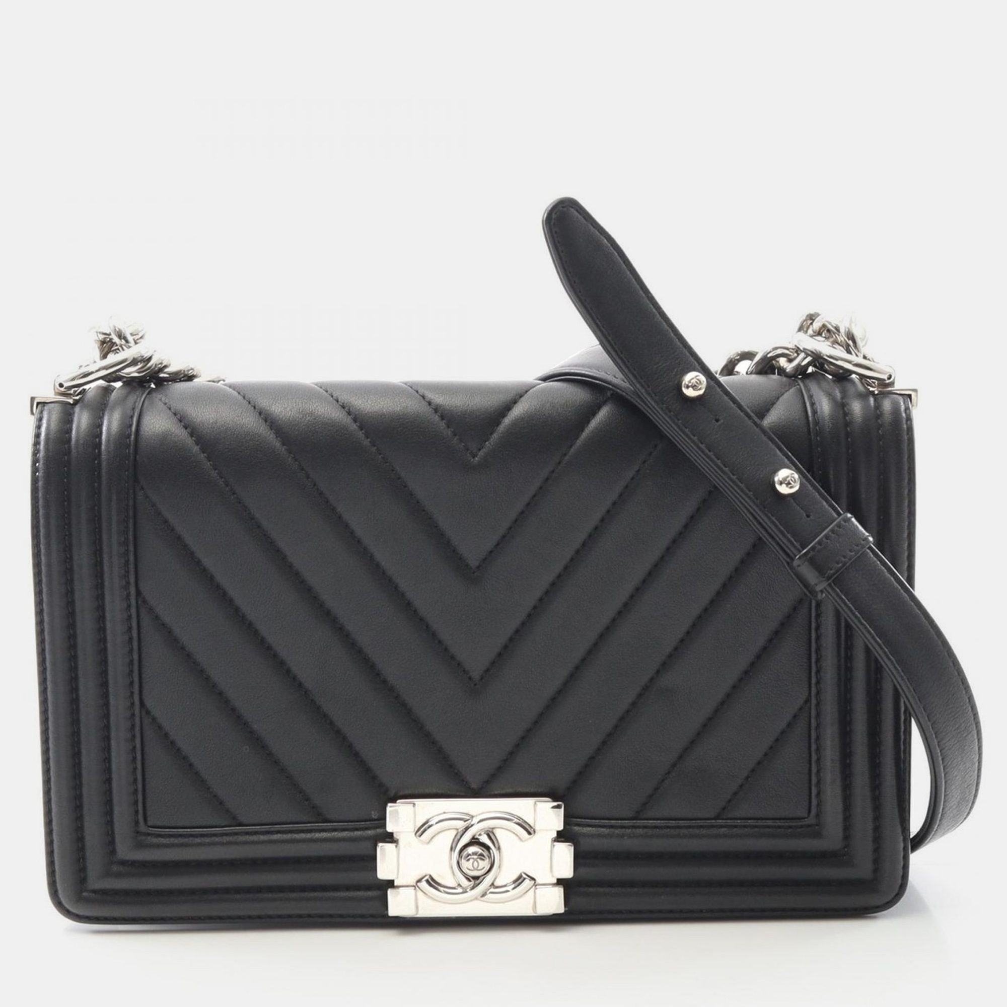 

Chanel Boy Chanel Chevron V Stitch Chain Shoulder Bag Lambskin Black Shw