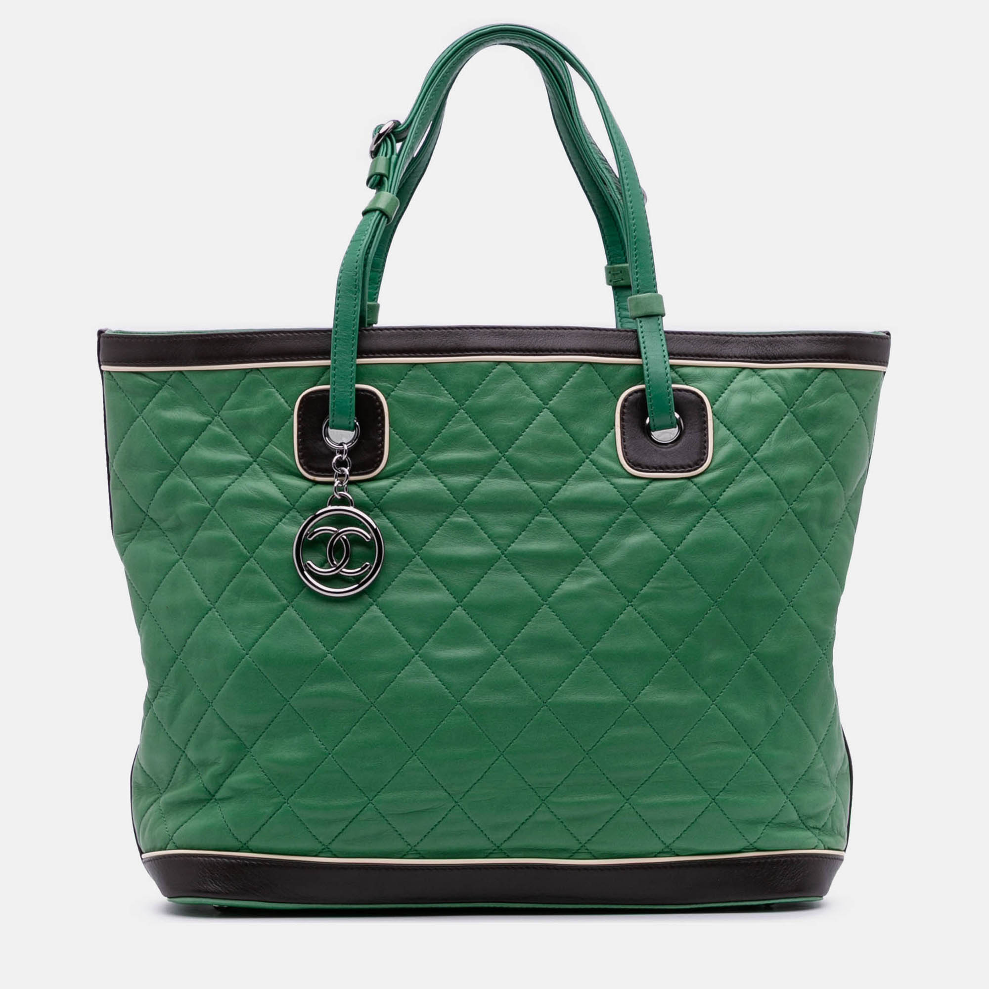 Pre-owned Chanel Green Large Quilted Lambskin Country Club Tote