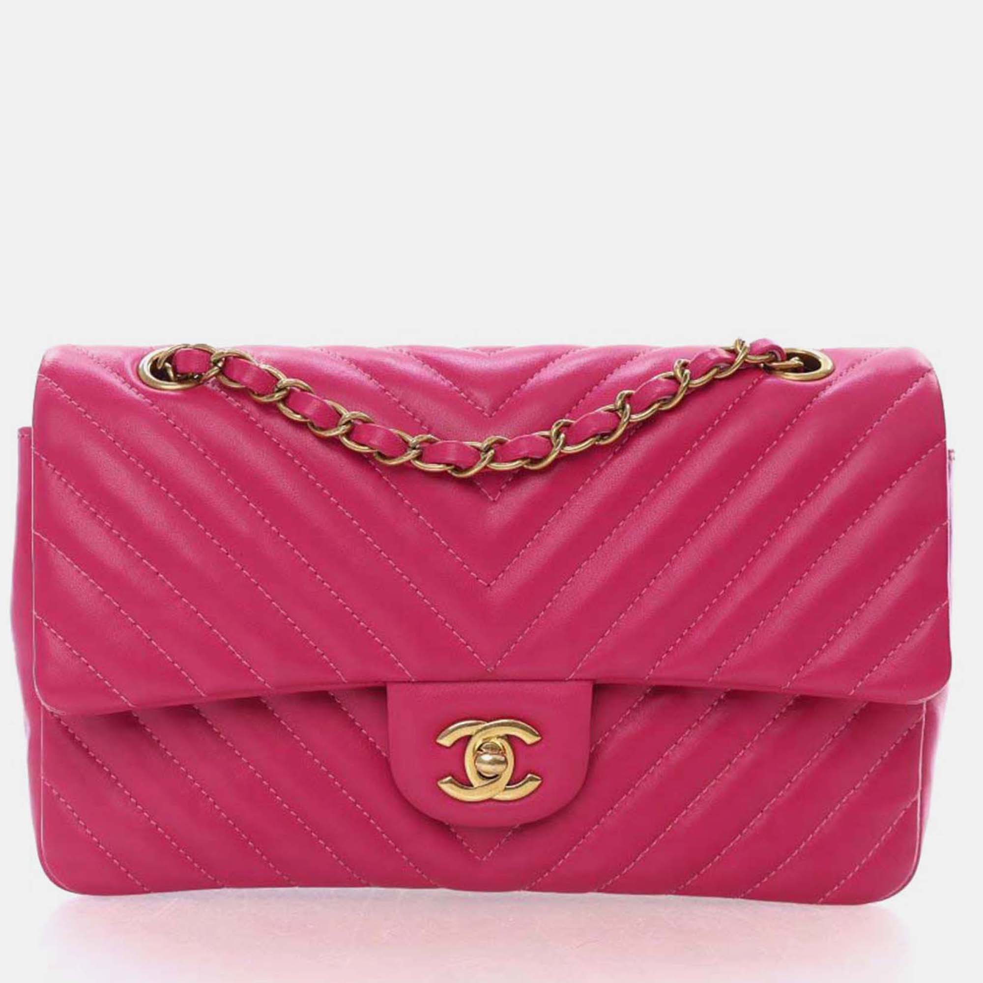 

Chanel Classic Double Flap Medium Pink Chevron Lambskin Shoulder Bag