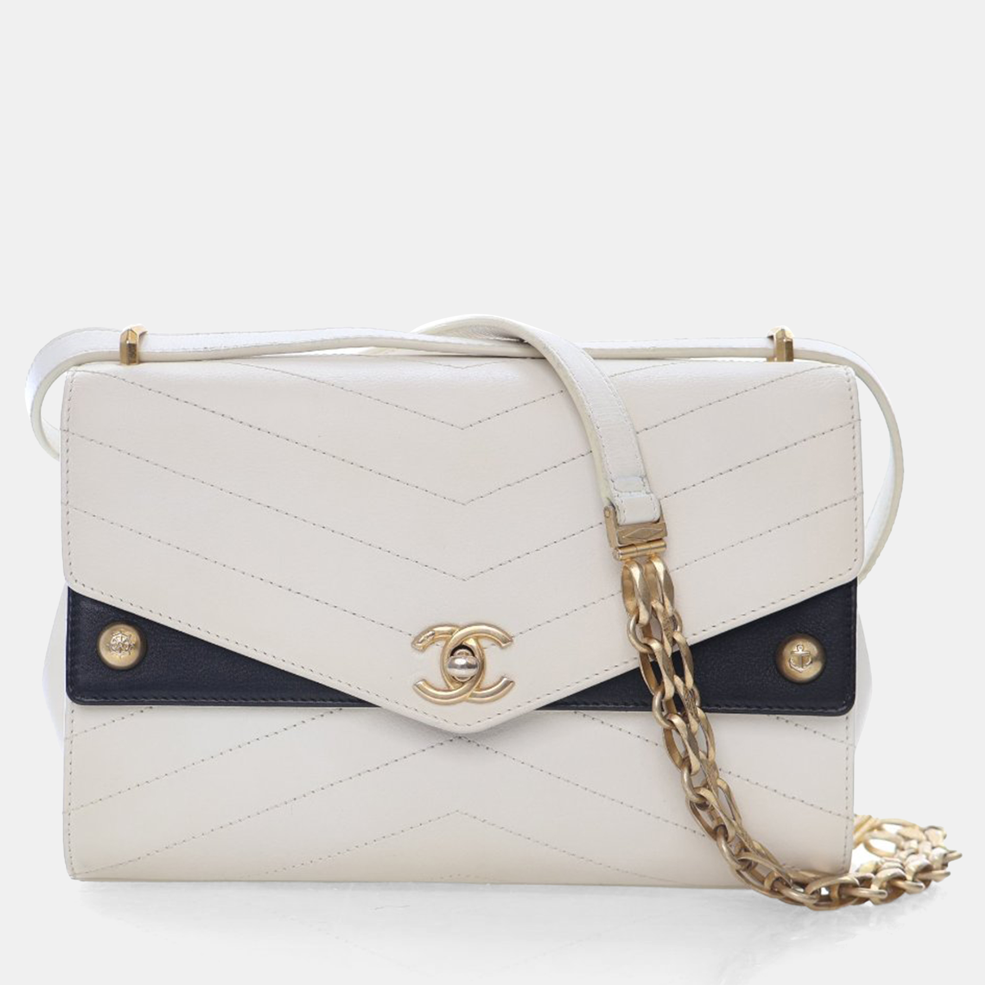 

Chanel Chevron Casual Trip Flap White Calfskin Shoulder Bag