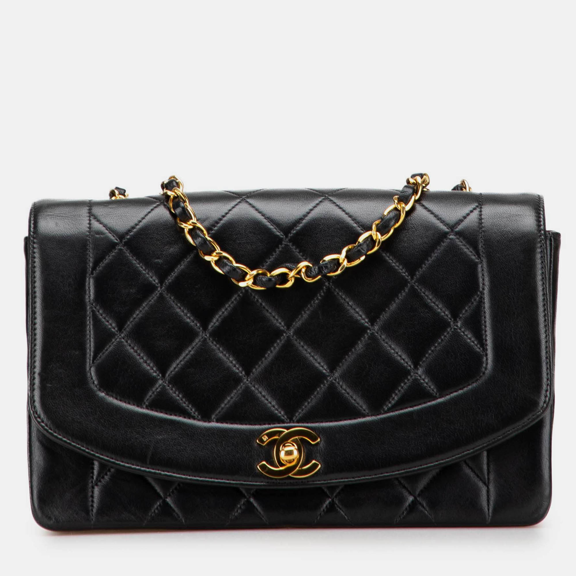 

Chanel Black Medium Lambskin Diana Flap
