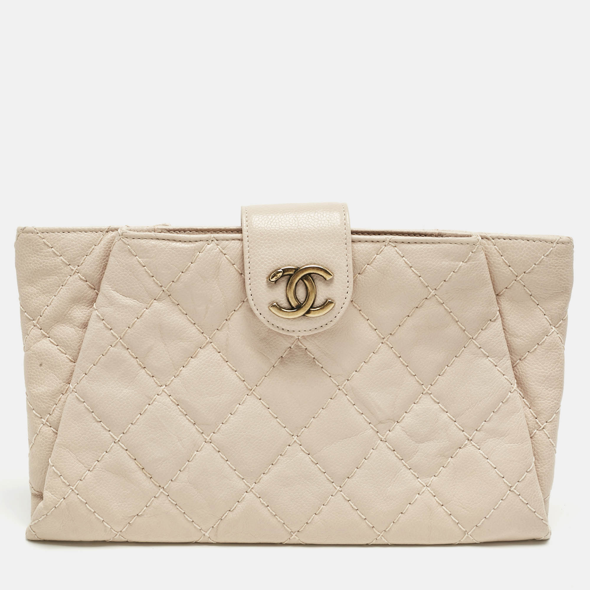 

Chanel Light Pink Quilted Aged Leather Coco Pleats Clutch