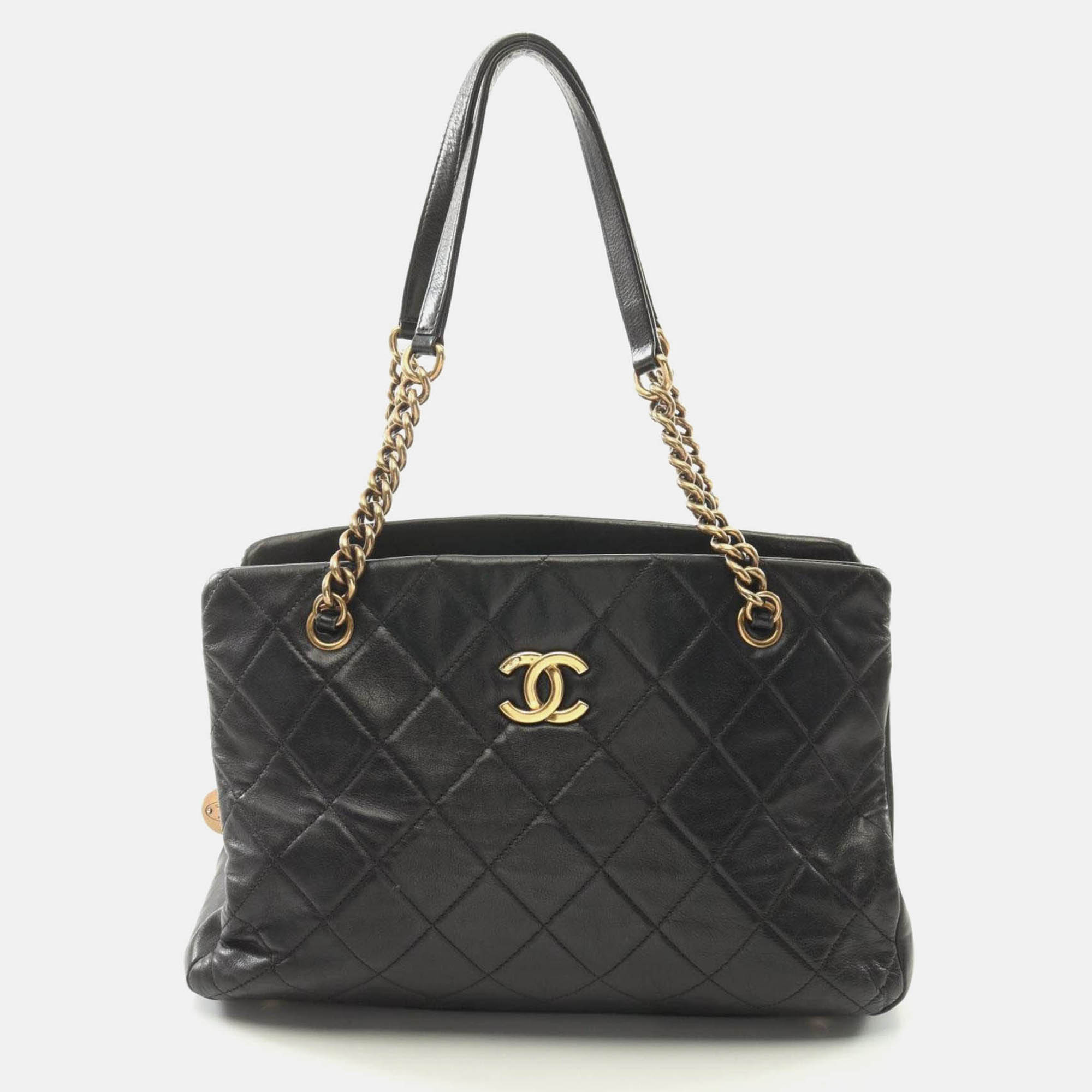 

Chanel Matelasse Shoulder Bag Lambskin (Sheepskin) Black