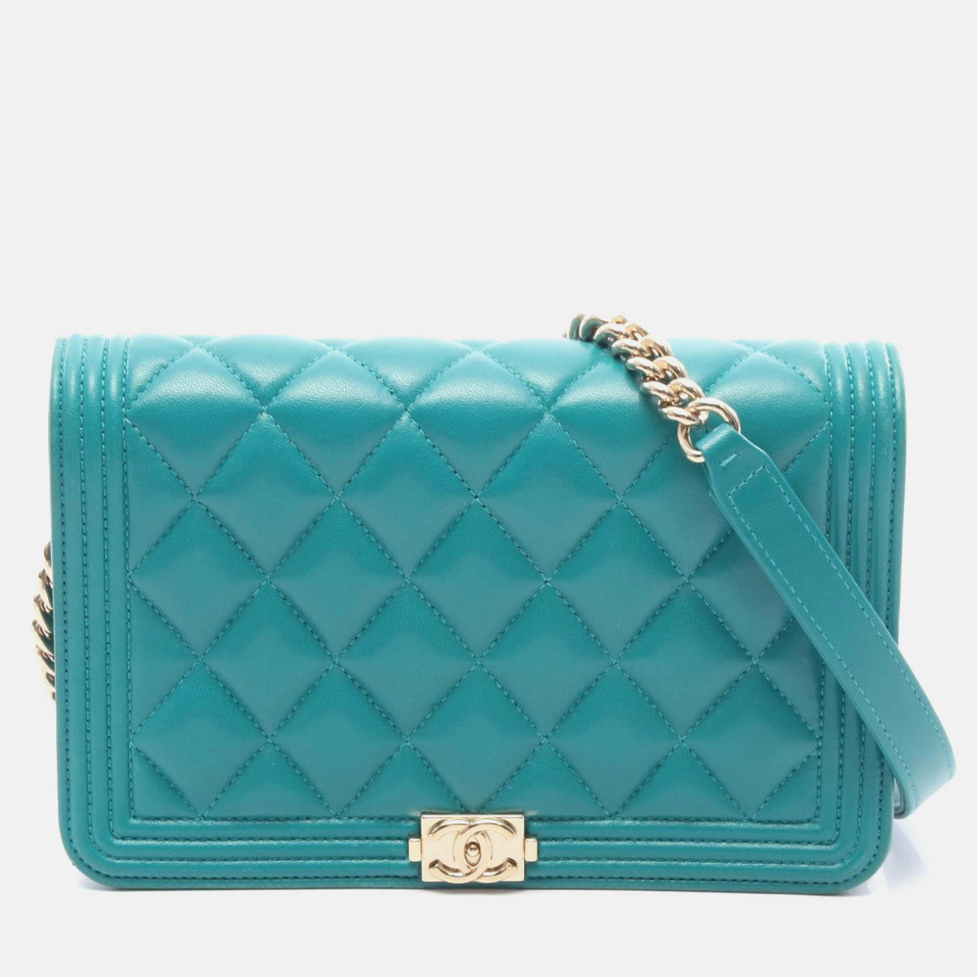 

Chanel Boy Green Leather Wallet on Chain