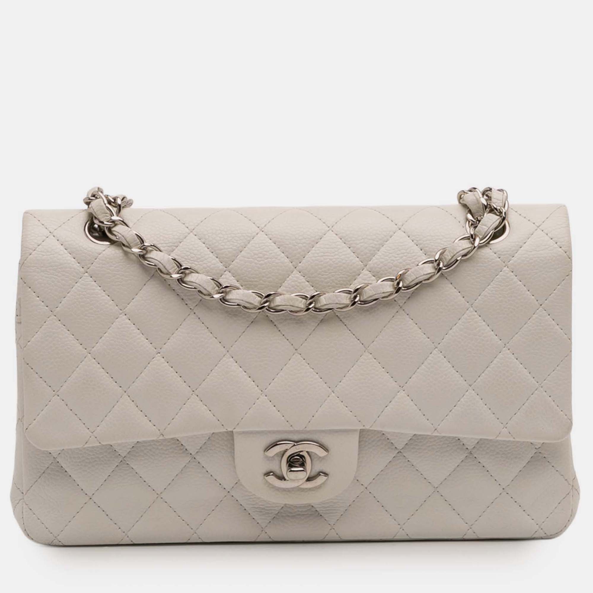 

Chanel White Medium Classic Caviar Double Flap