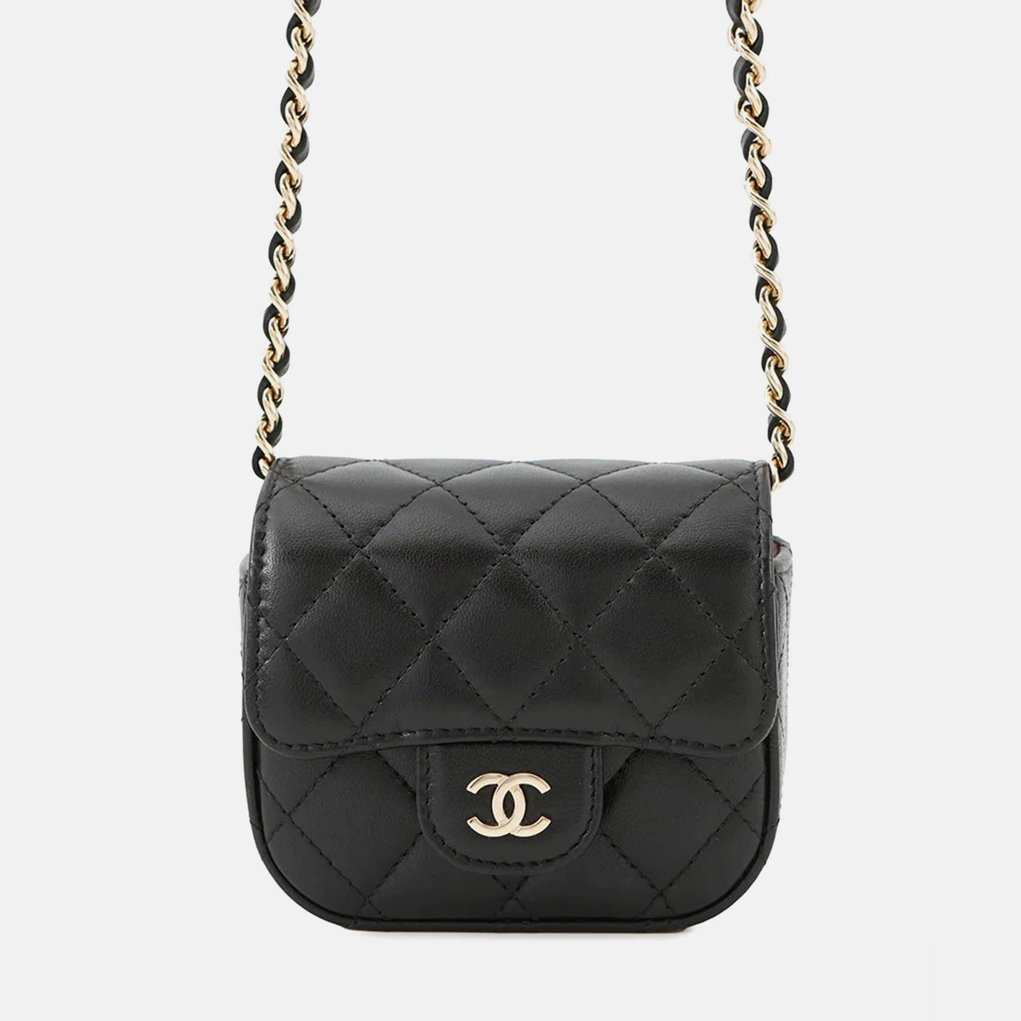 

Chanel Matelasse Flap Chain shoulder Bag Black Lambskin Size Mini