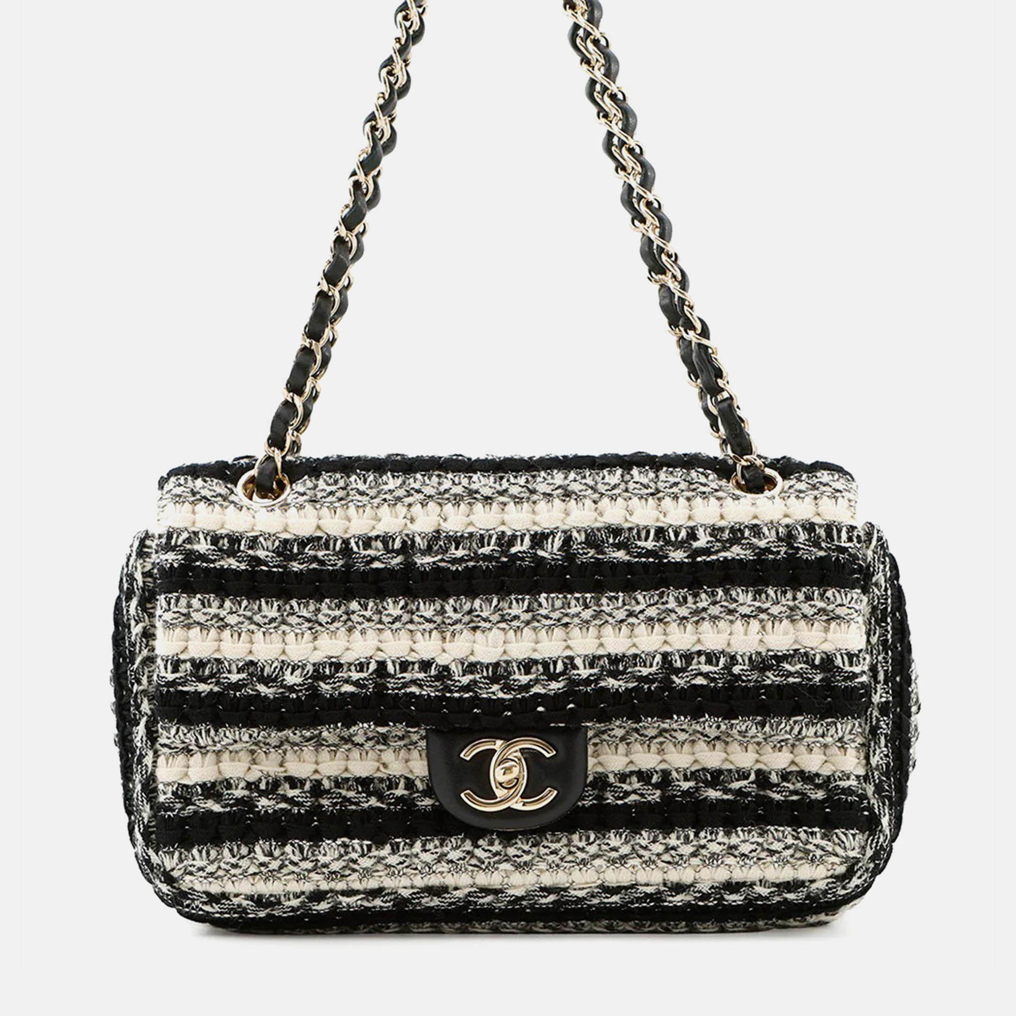 

Chanel Matelasse White/Black Tweed Leather 25 W Chain shoulder Bag
