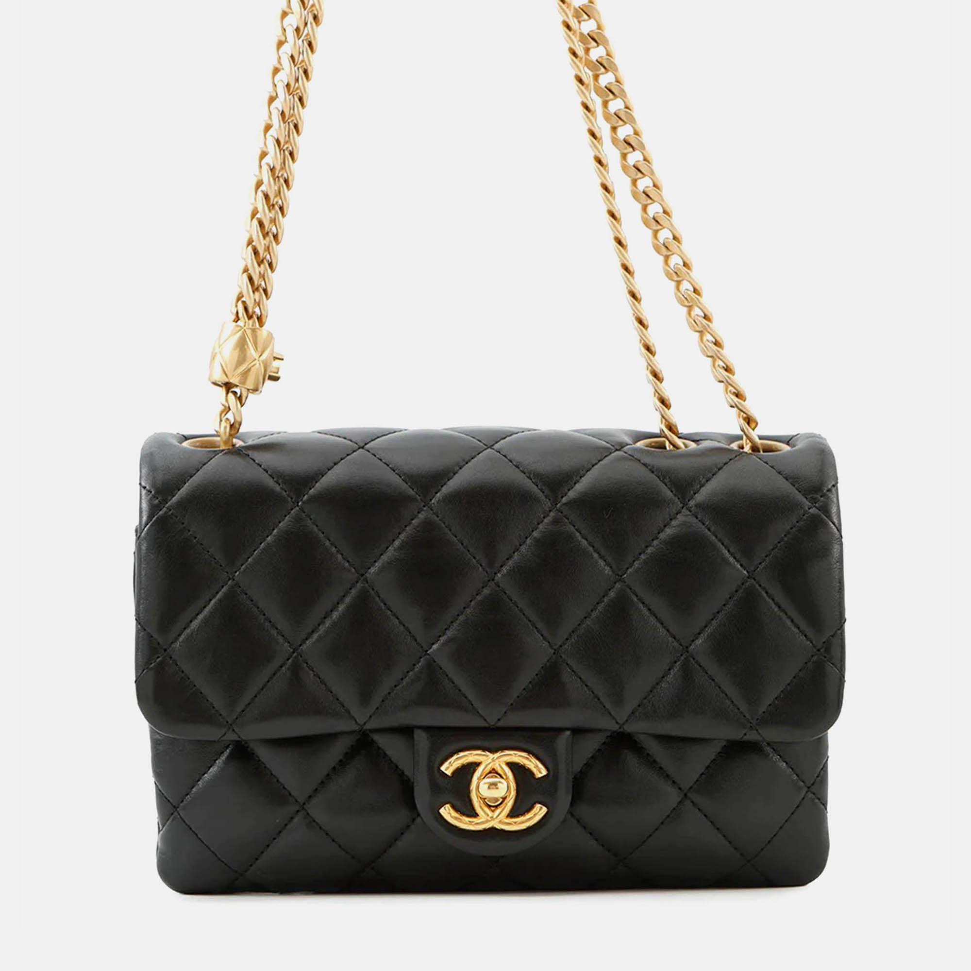 

Chanel Matelasse Chain shoulder Black Lambskin Size