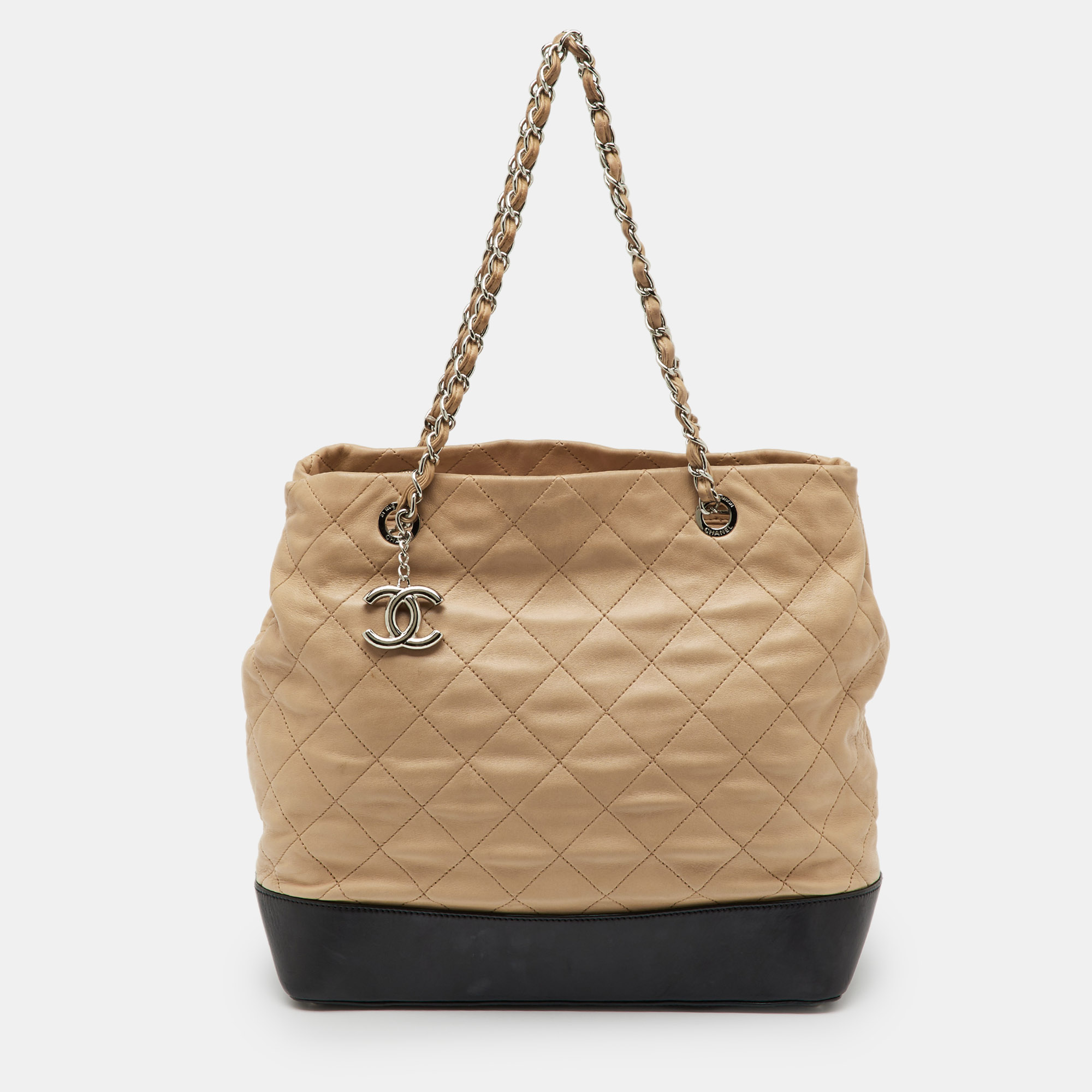 

Chanel Beige/Black Quilted Leather VIP Grand Shopping Bag