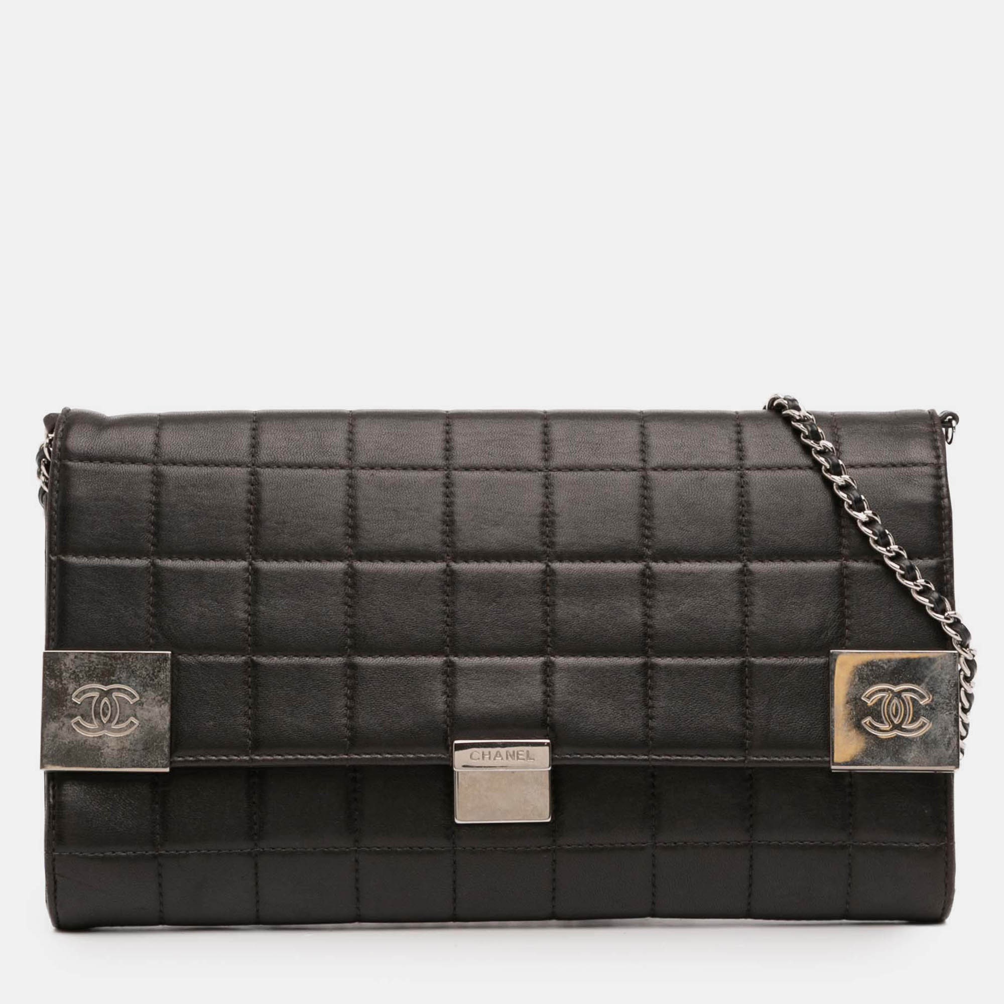 

Chanel Black Quilted Lambskin Chocolate Bar Shoulder Bag
